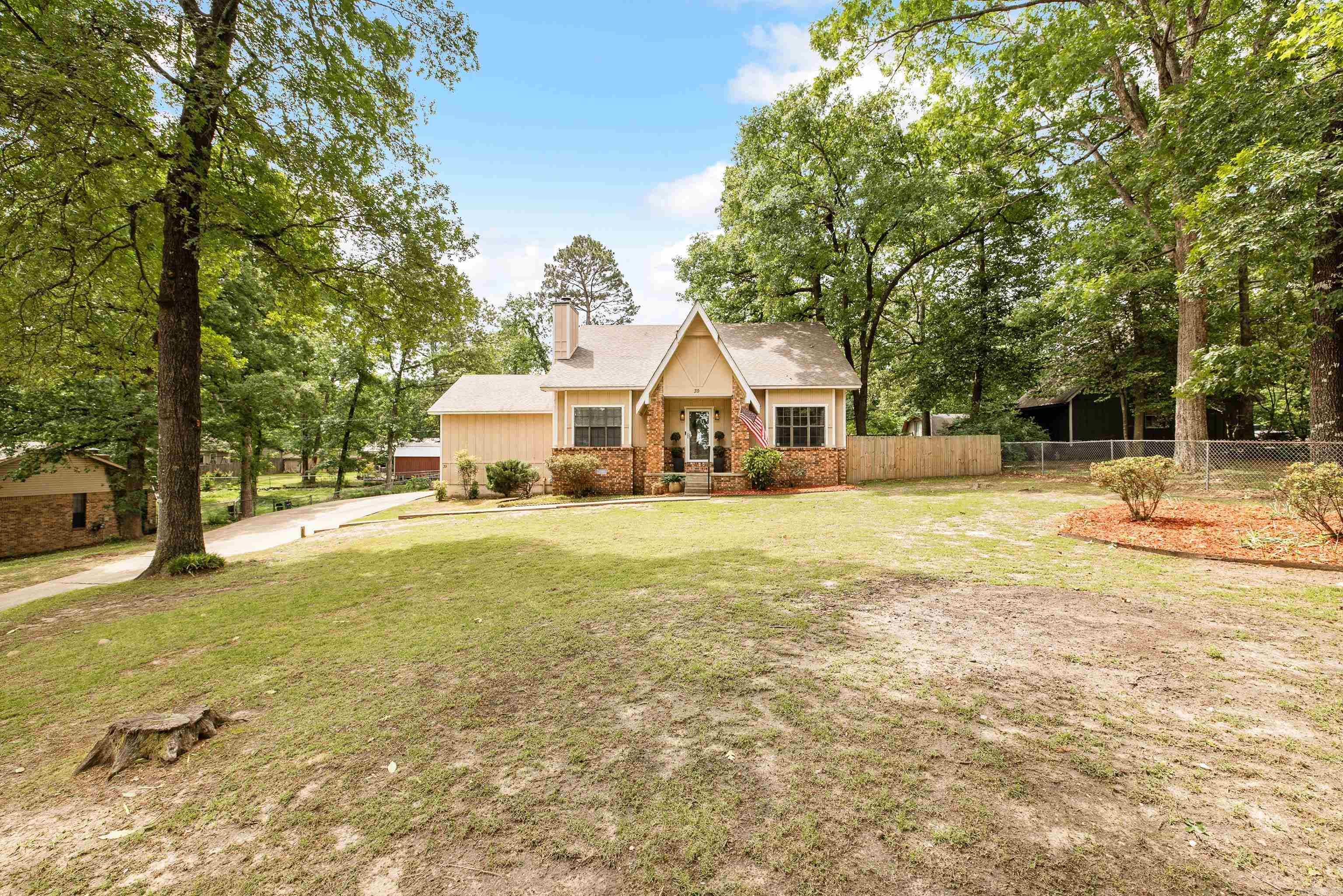 TWIN OAKS - Residential