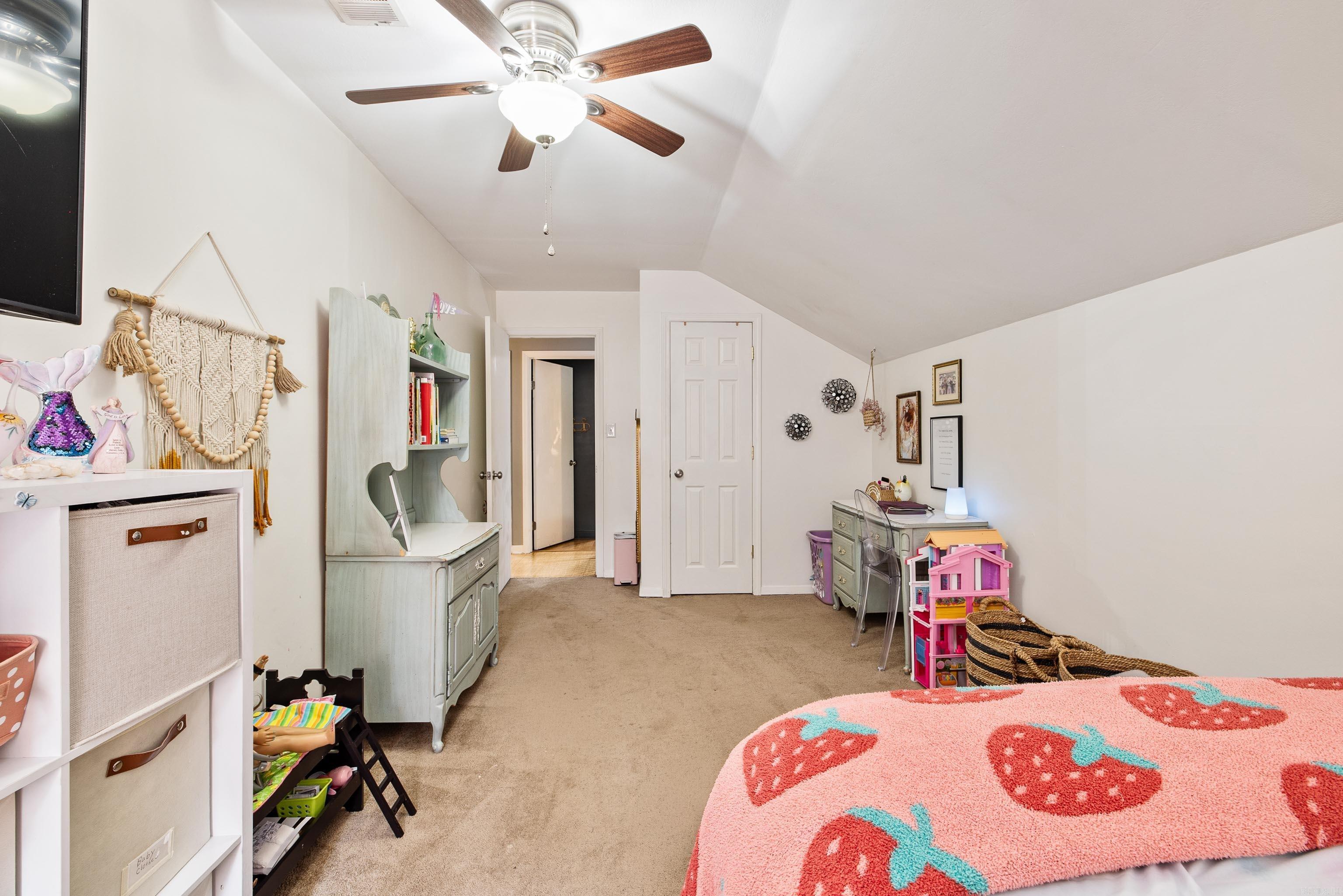 TWIN OAKS - Residential