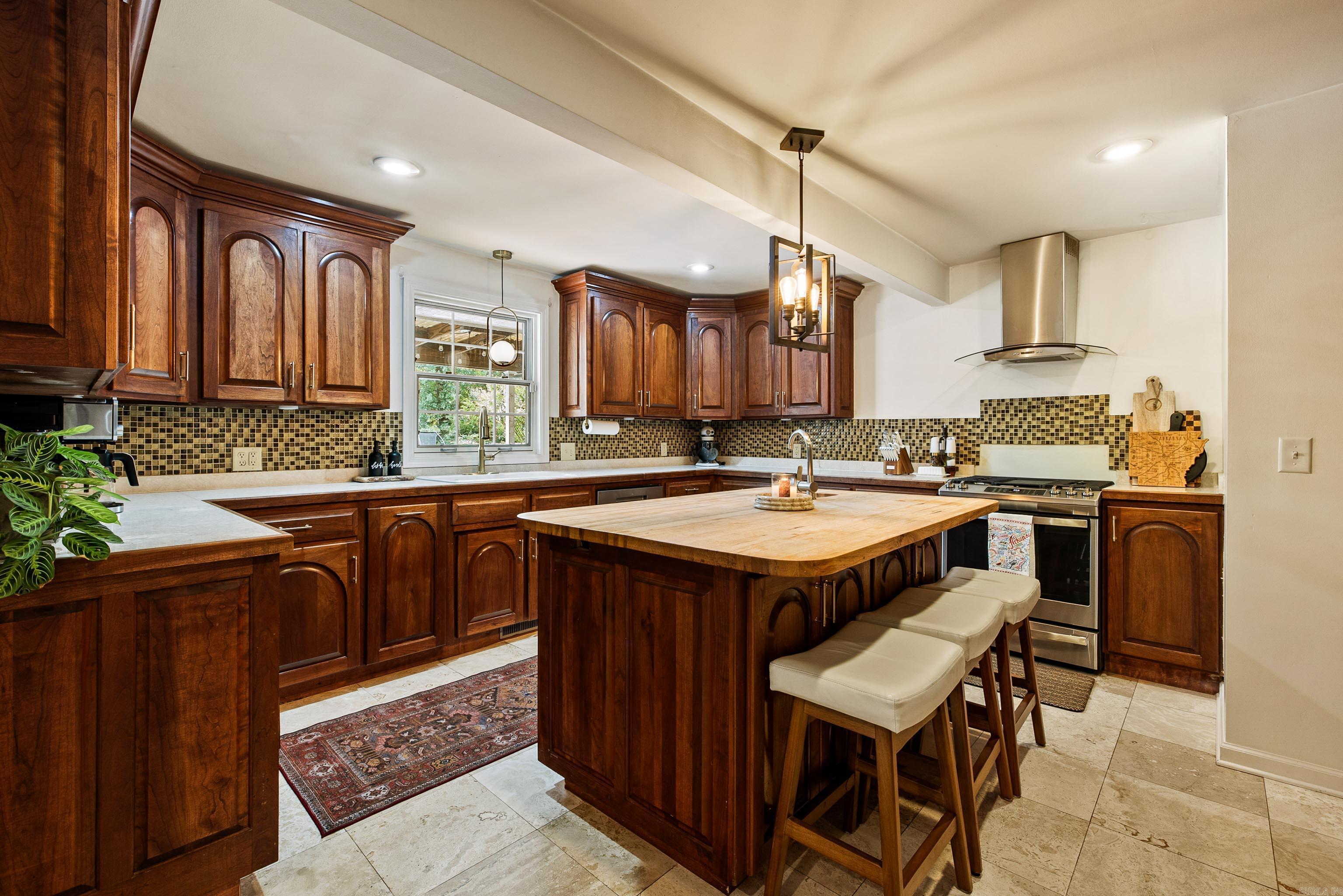 TWIN OAKS - Residential