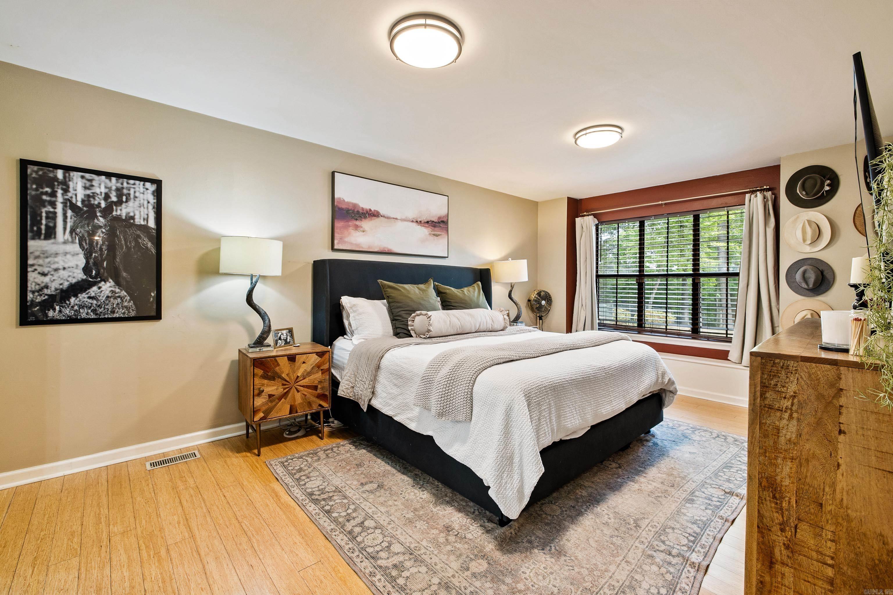 TWIN OAKS - Residential