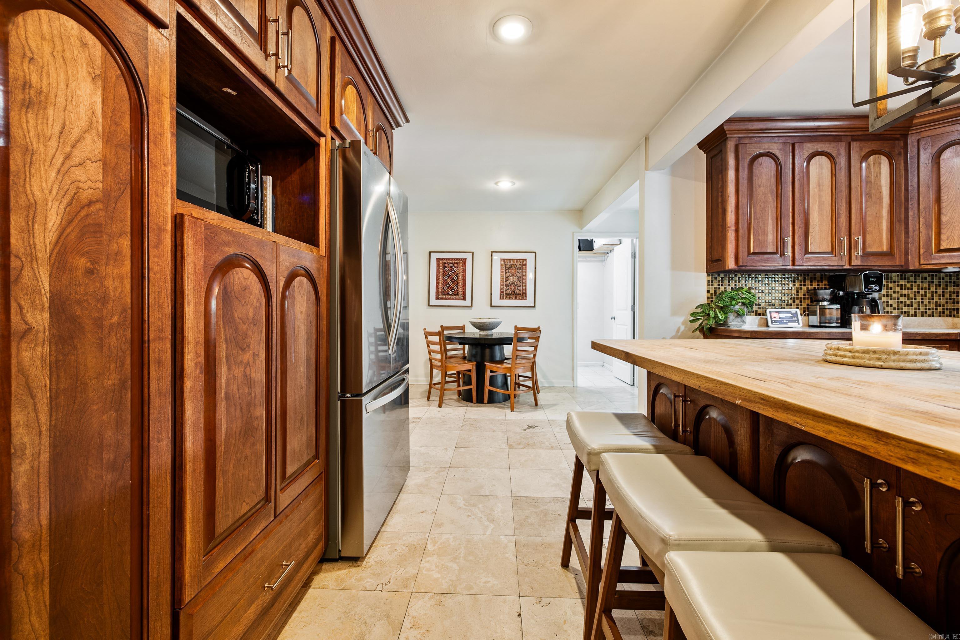 TWIN OAKS - Residential