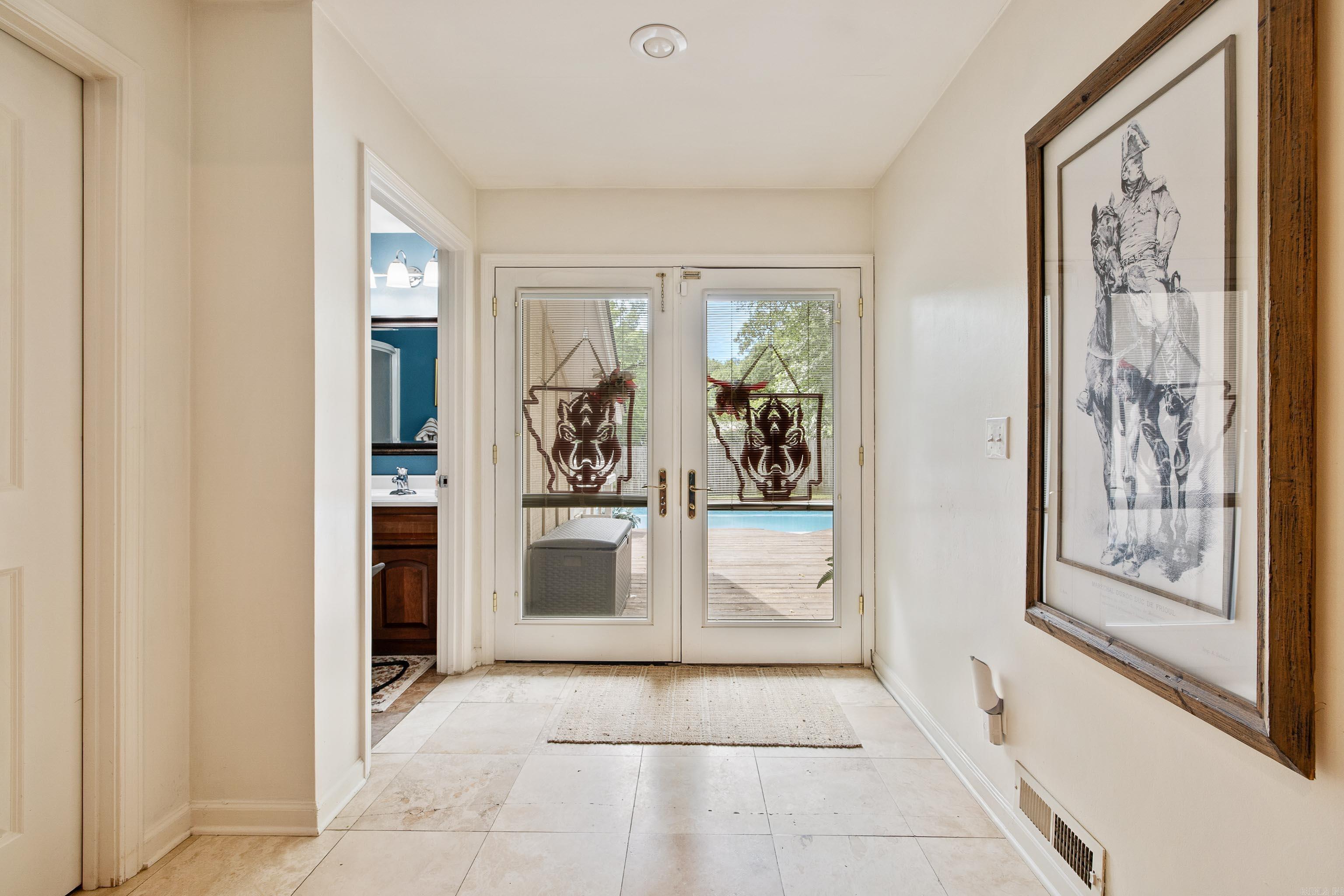 TWIN OAKS - Residential