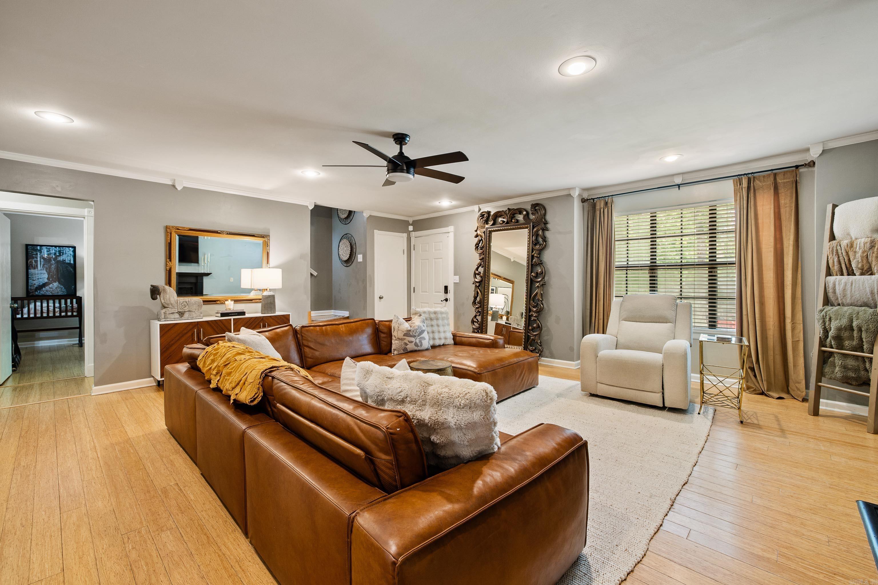 TWIN OAKS - Residential