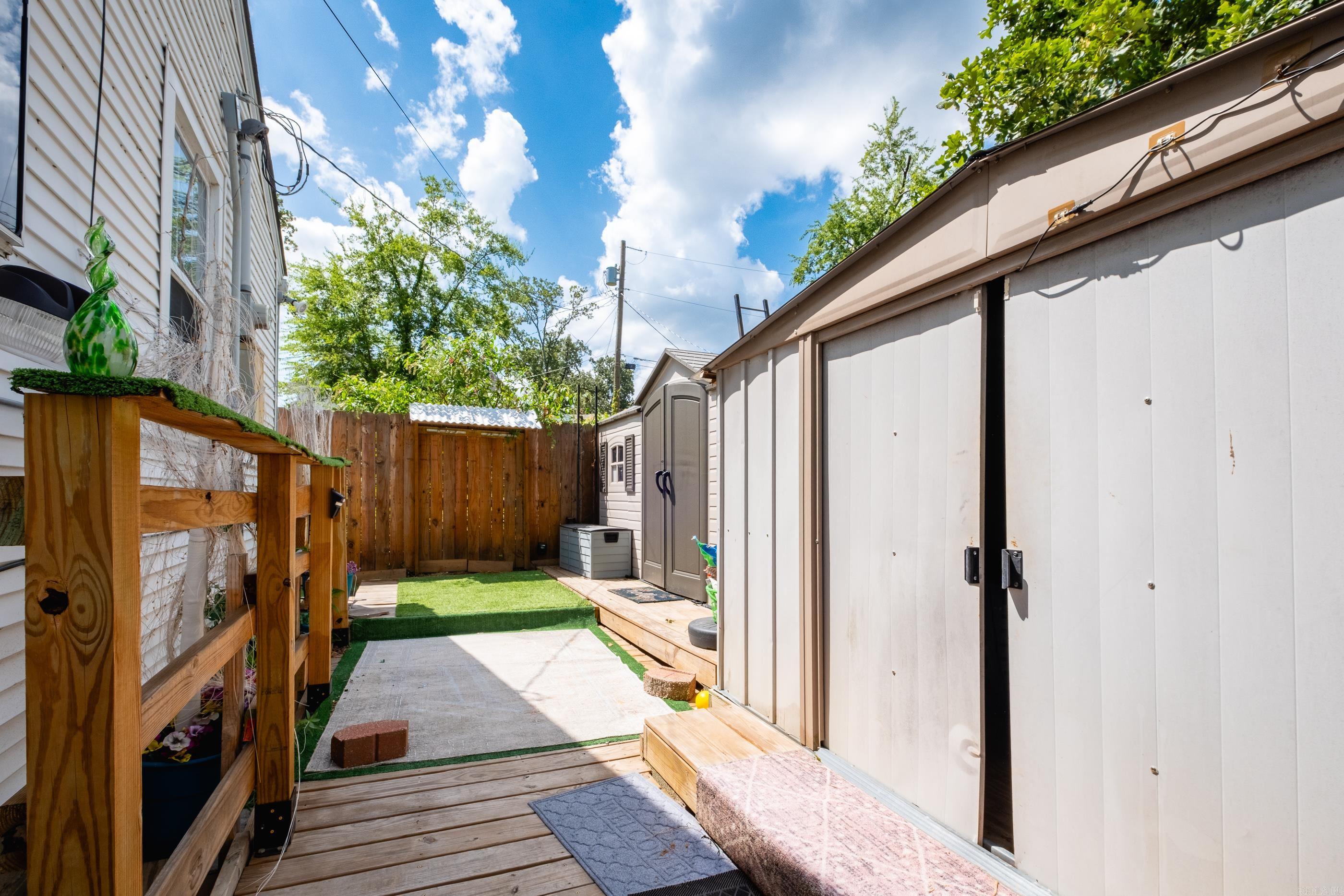 CAMMACK WOODS - Residential