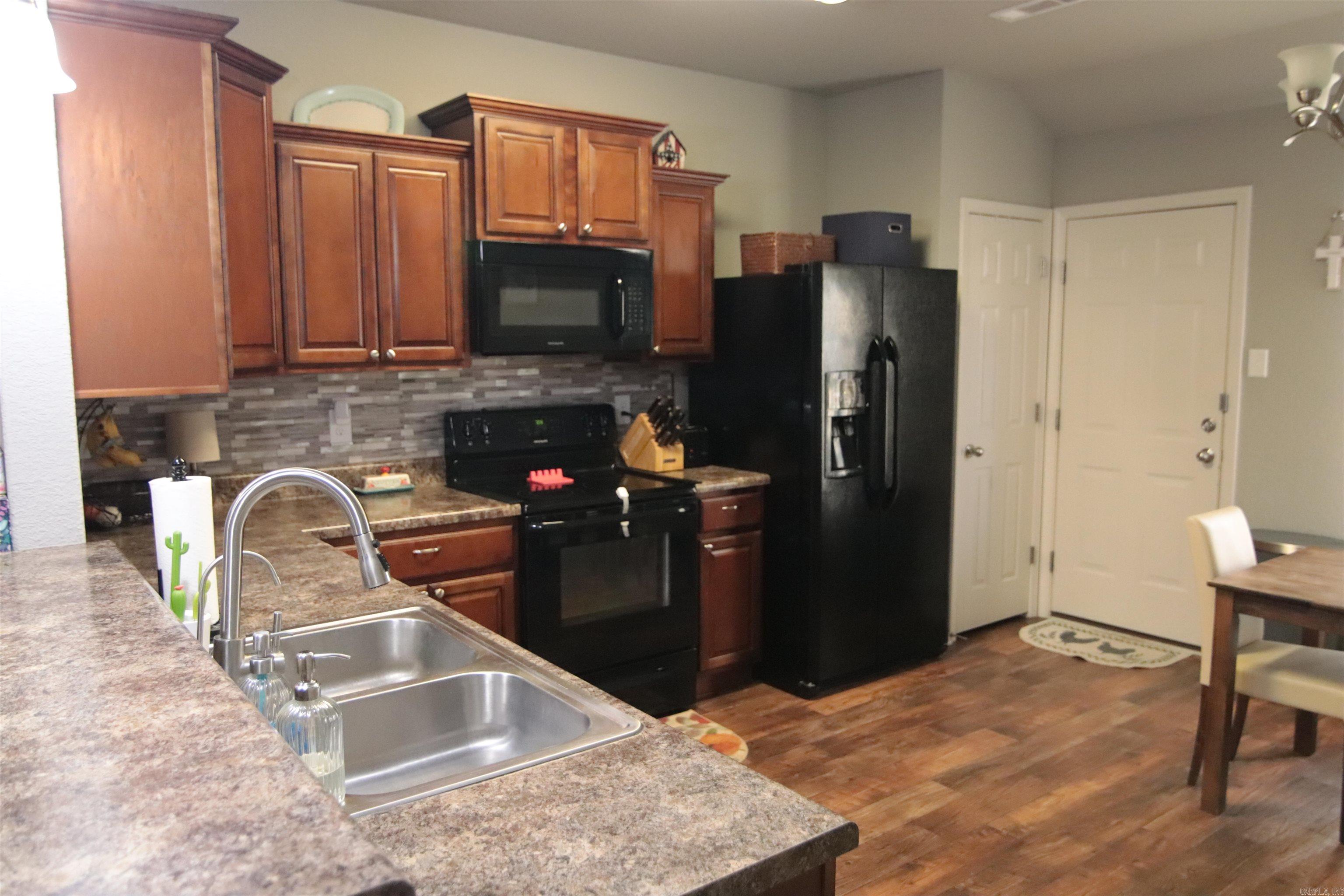 STONEHENGE PLACE - Residential