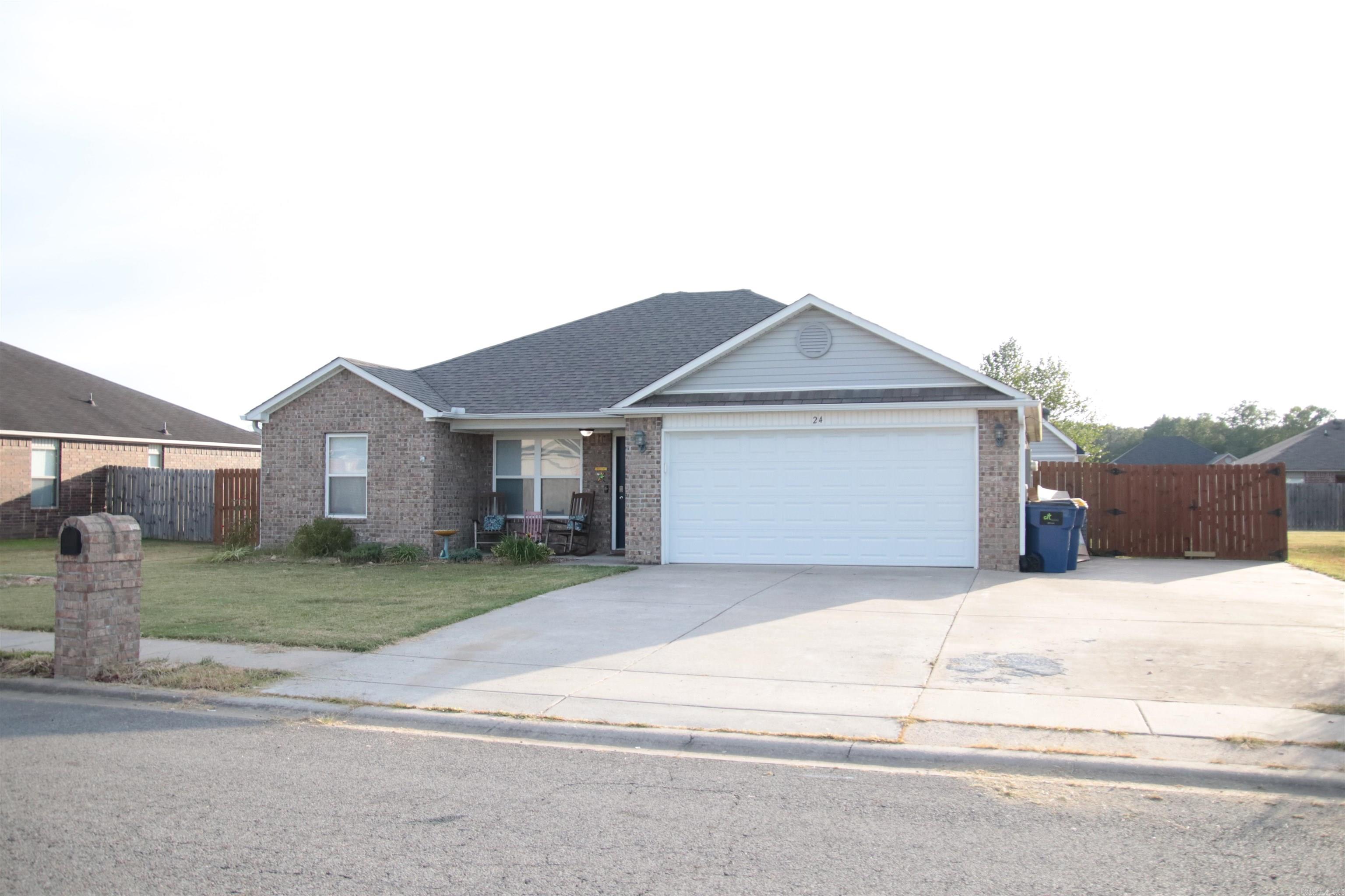 STONEHENGE PLACE - Residential