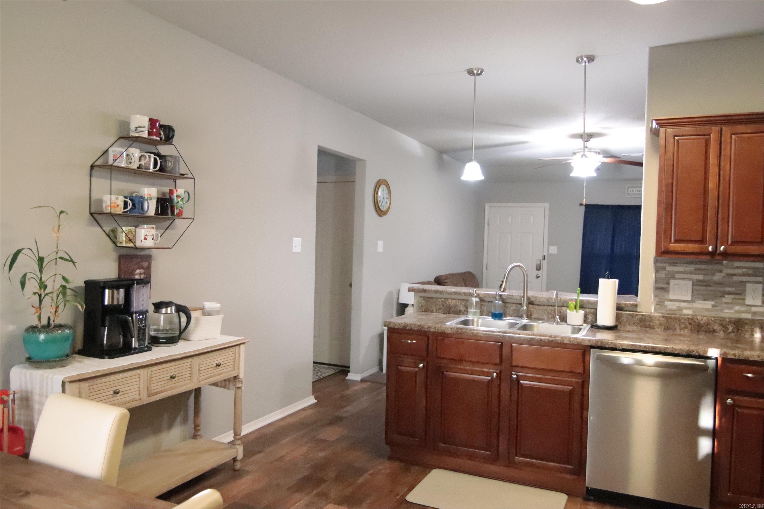 STONEHENGE PLACE - Residential