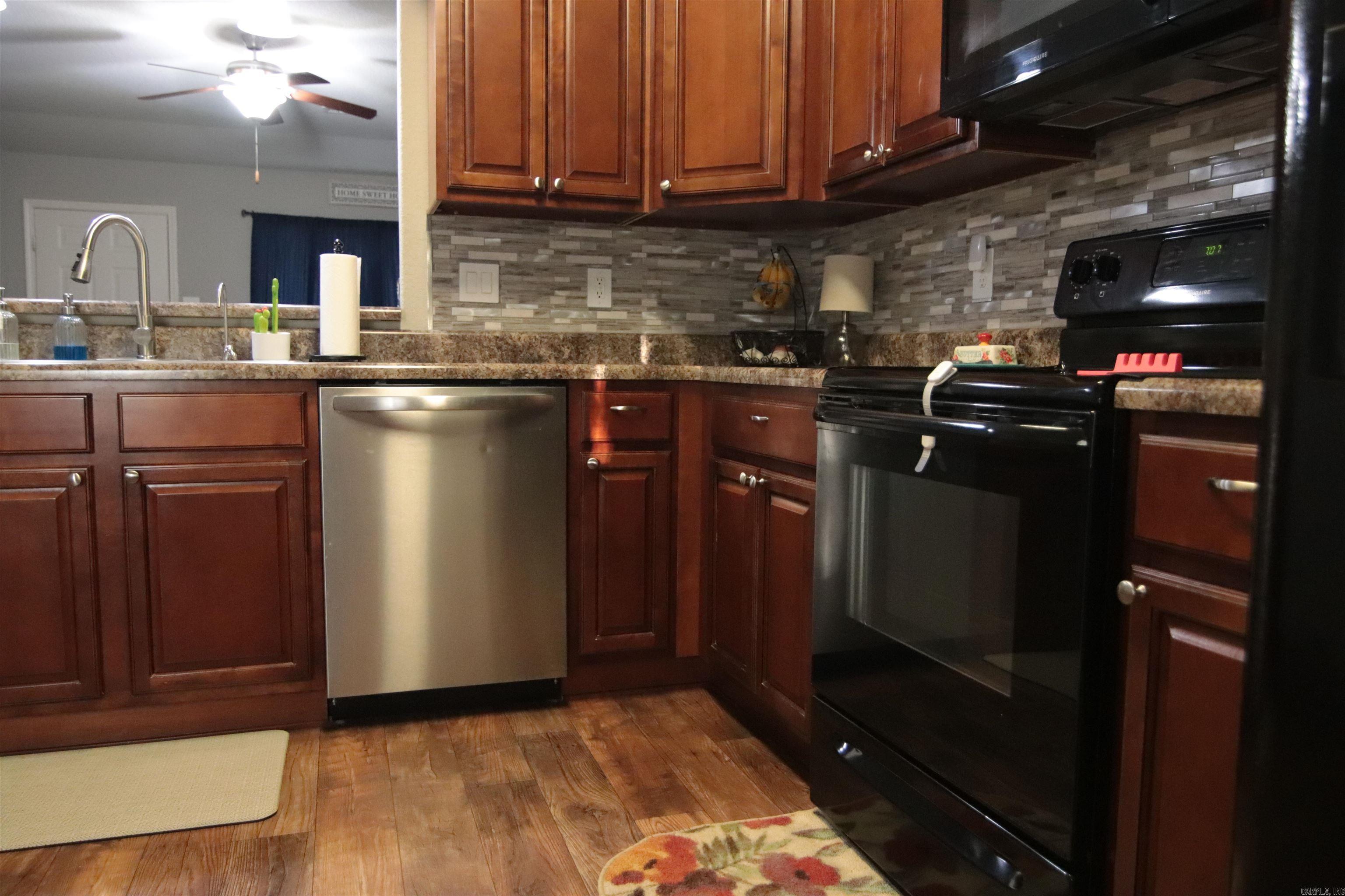 STONEHENGE PLACE - Residential