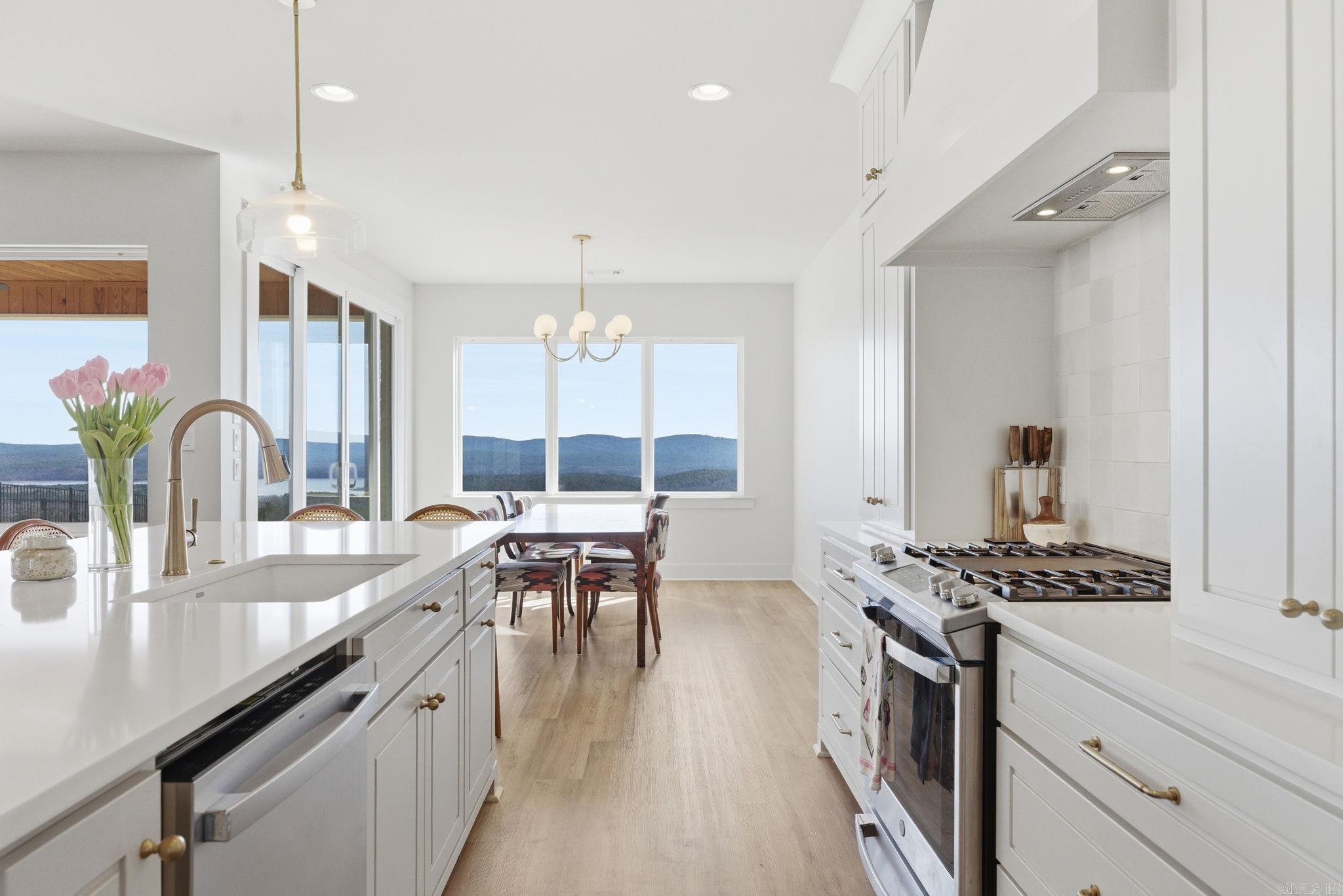 LAKEVIEW WEST - Residential