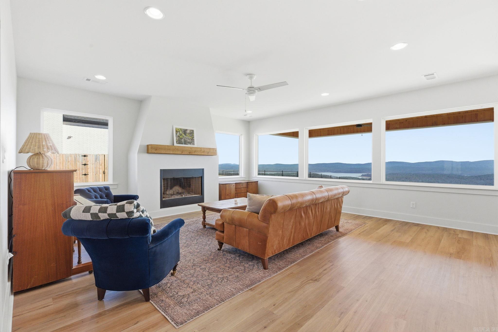 LAKEVIEW WEST - Residential