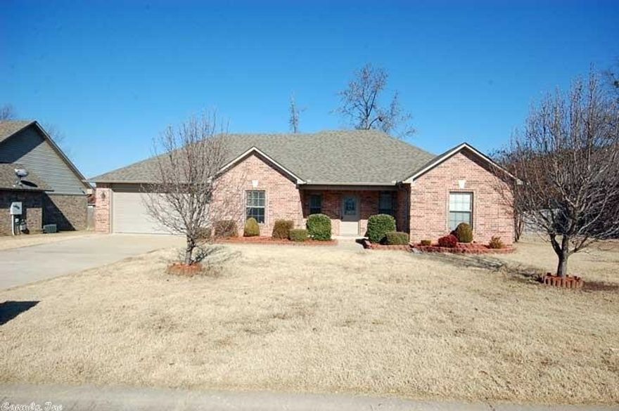 Gorgeous Krooked Kreek home, completely renovated, Brand new flooring, granite, and paint, entry way is inviting and flows into the living room w/fireplace, kitchen is beyond spacious and has a ton of prep areas, eat in kitchen area plus a formal dinning and/or office, master has decorative ceiling, sep jetted tub and shower plus oversized walkin closet, yard is fenced in and offers a large patio, this property is located in the sought after Cabot School district!! BRAND NEW ROOF INSTALLED MAY 2015!!!