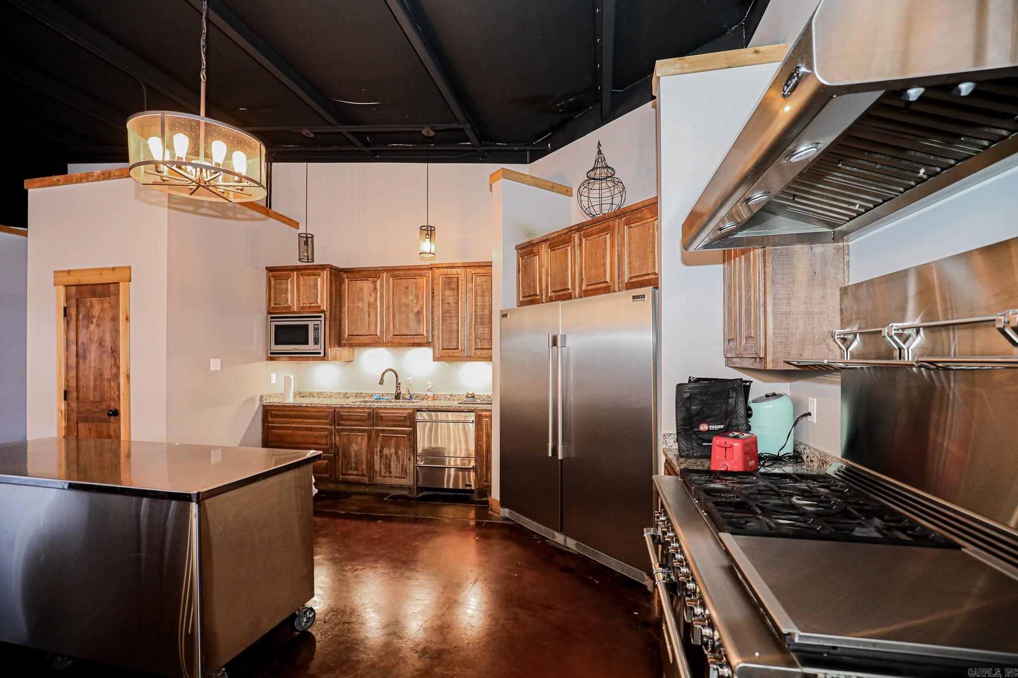 Metes & Bounds - Commercial Sale