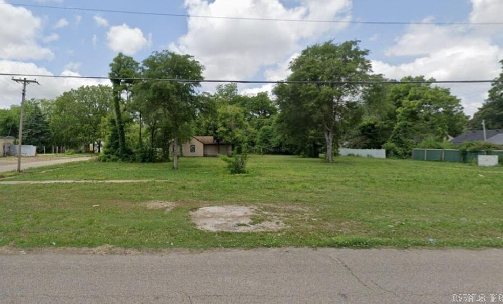 Build your new home on this spacious .39 (+/-) acre lot in Blytheville, Arkansas of Mississippi County. It is just West of the Mississippi River and Tennessee border and local amenities. It conveys with a Limited Warranty Deed. Owner financing available. It is zoned both residential and commercial. Call or text today for more information.