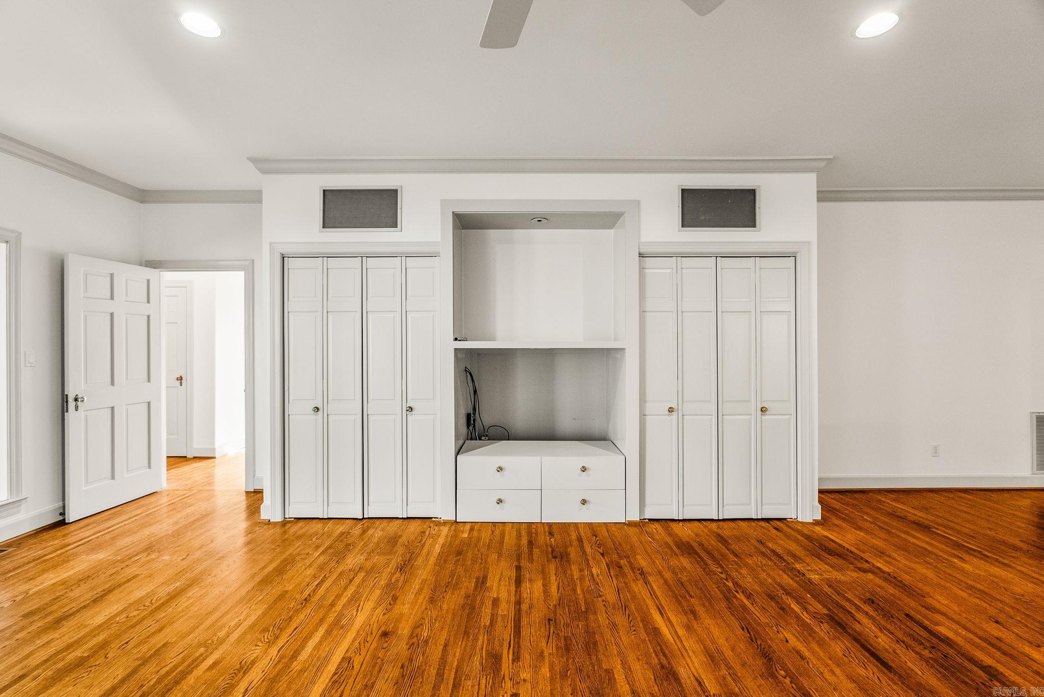 NEWTONS - Residential