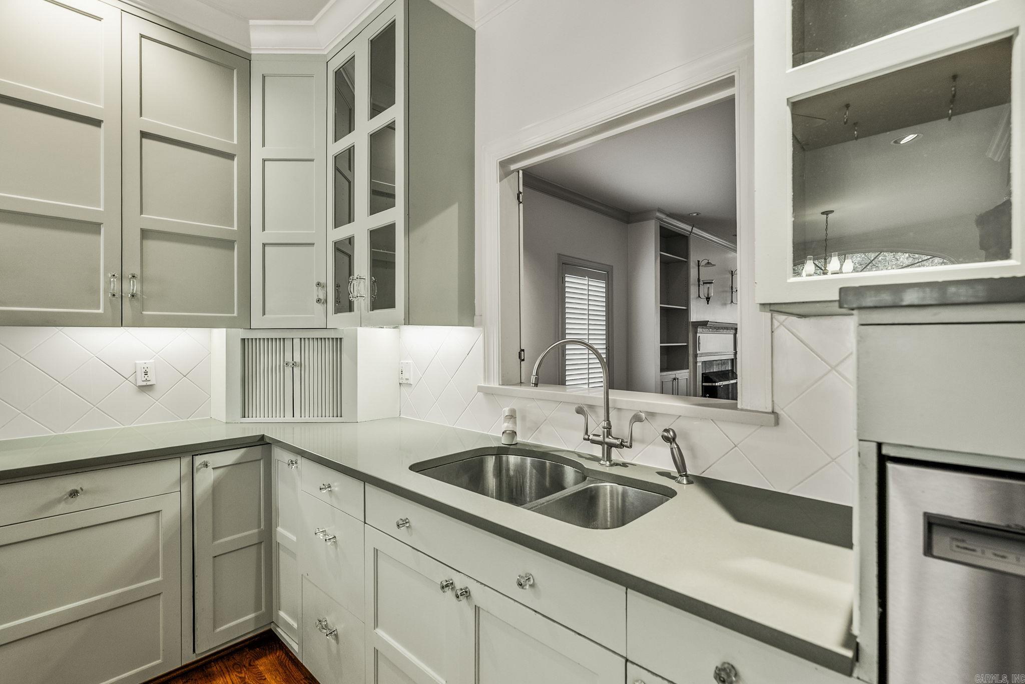 NEWTONS - Residential