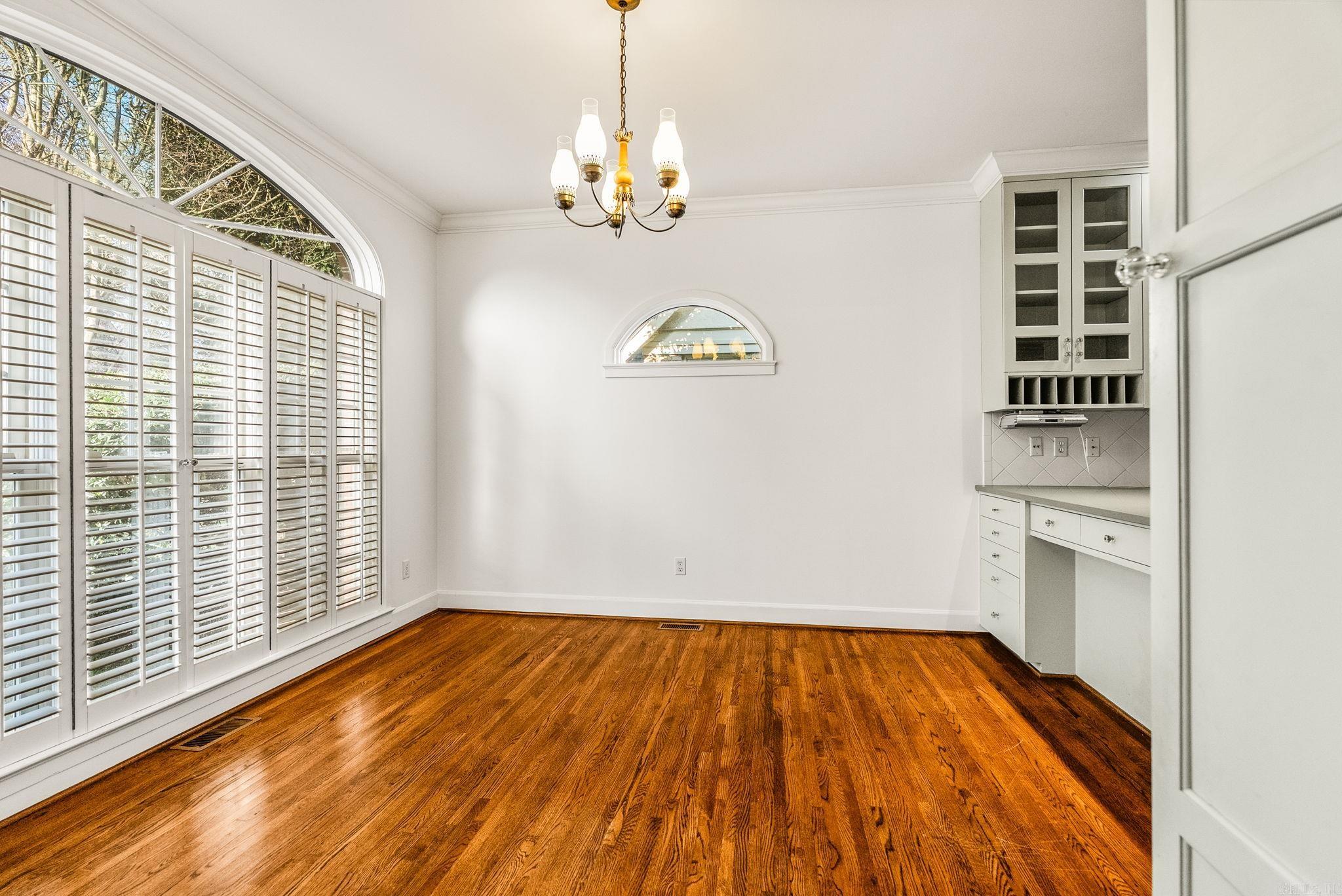 NEWTONS - Residential