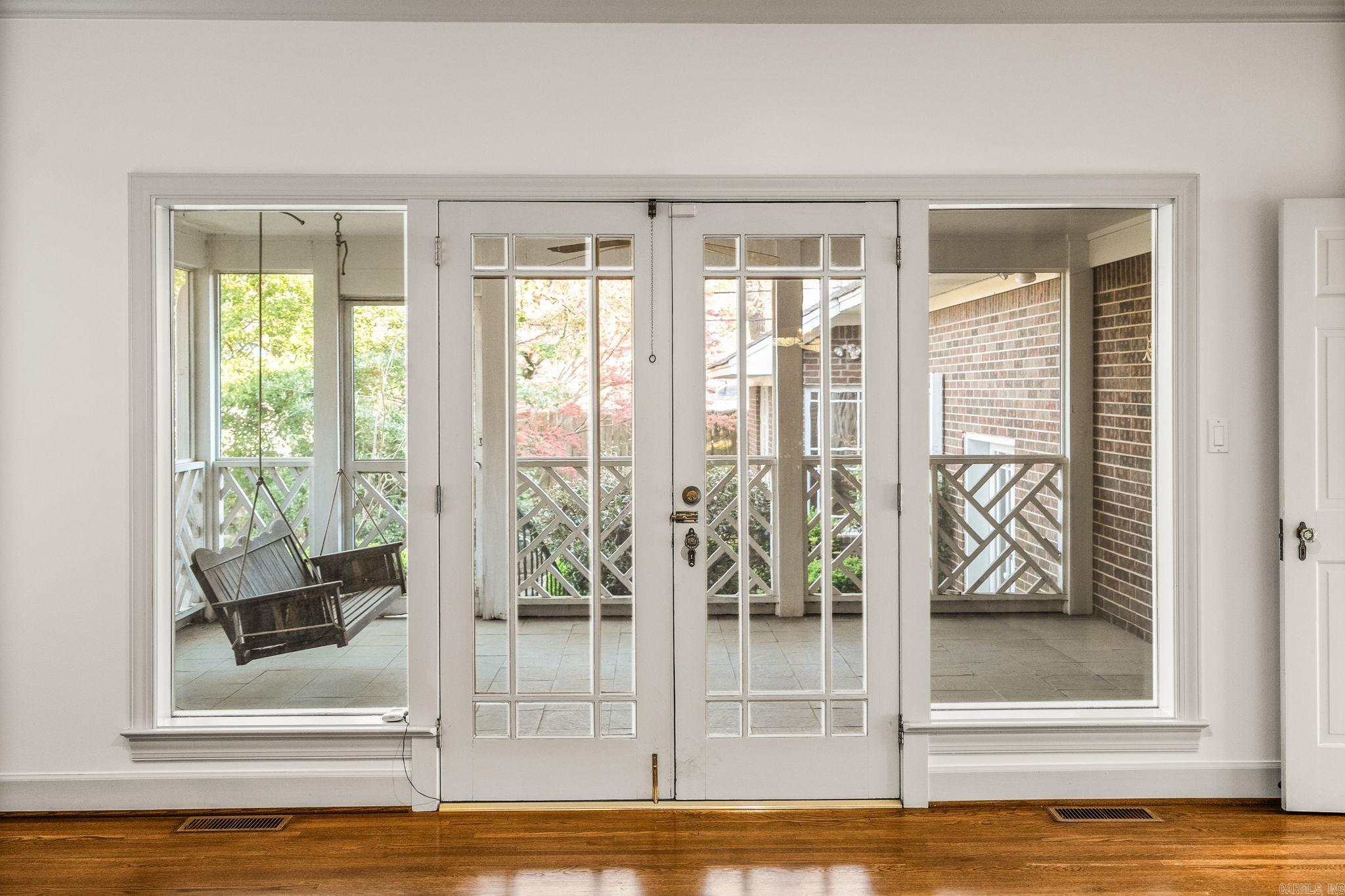 NEWTONS - Residential