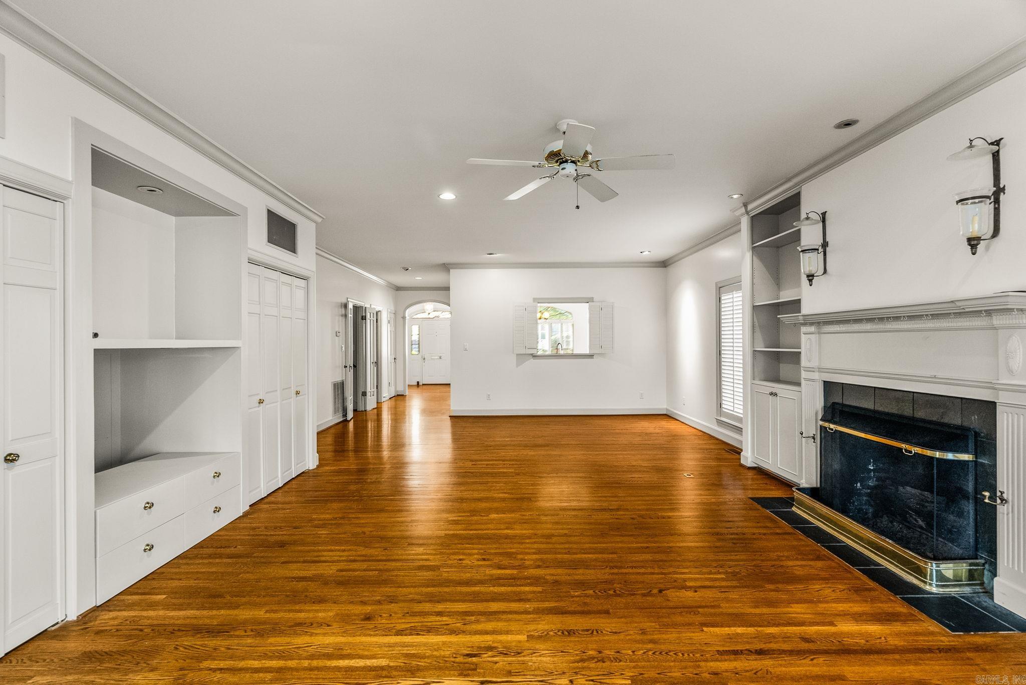 NEWTONS - Residential