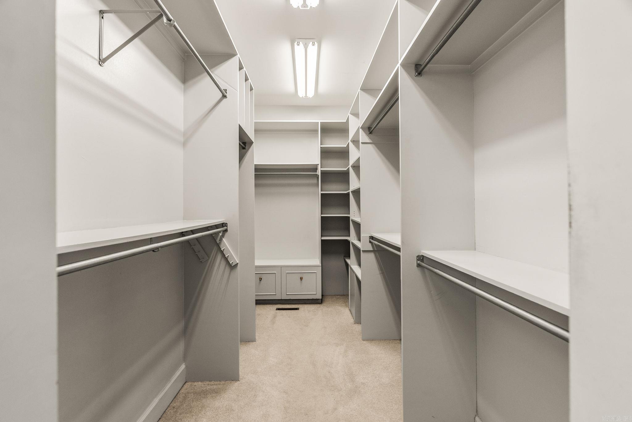 NEWTONS - Residential