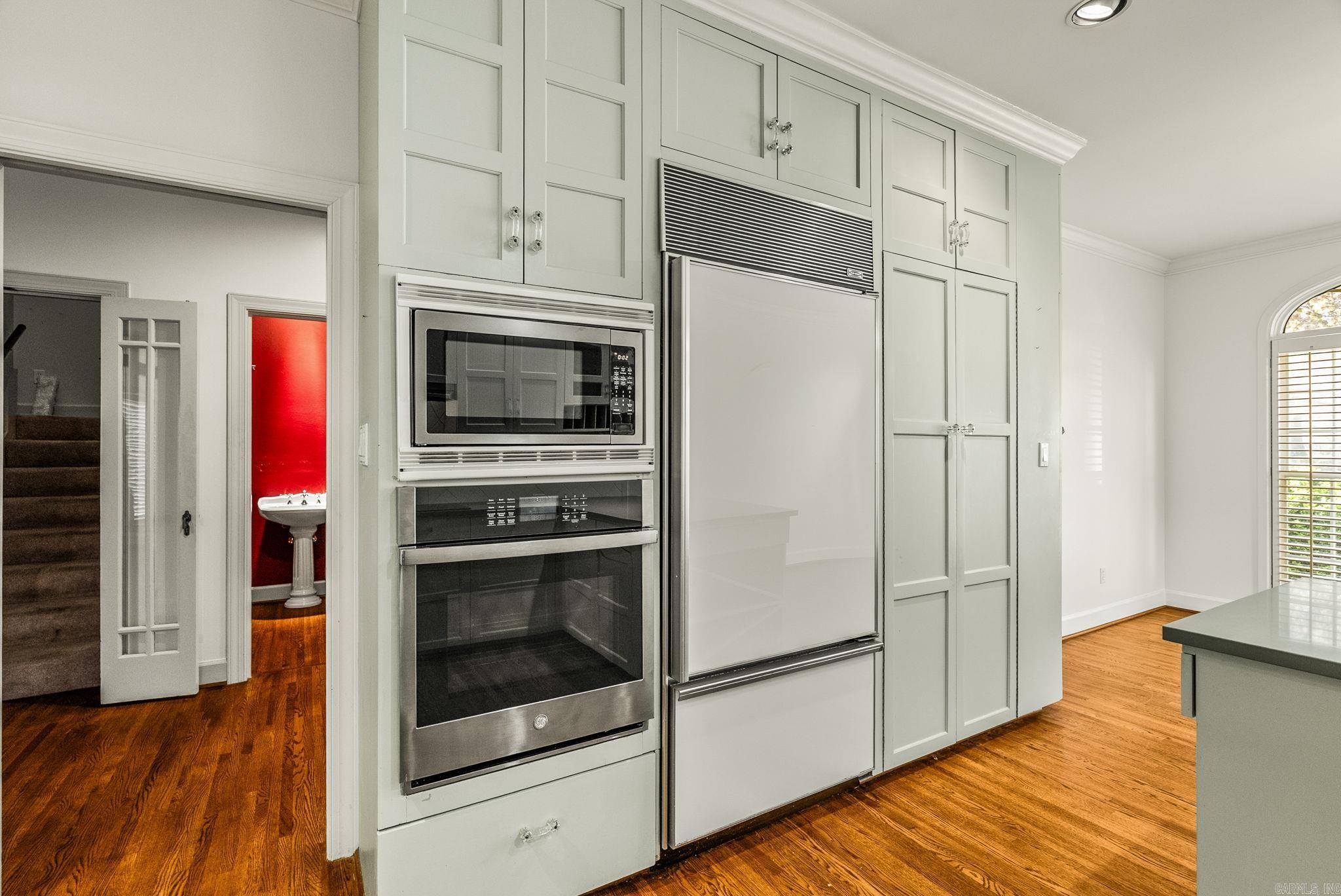 NEWTONS - Residential