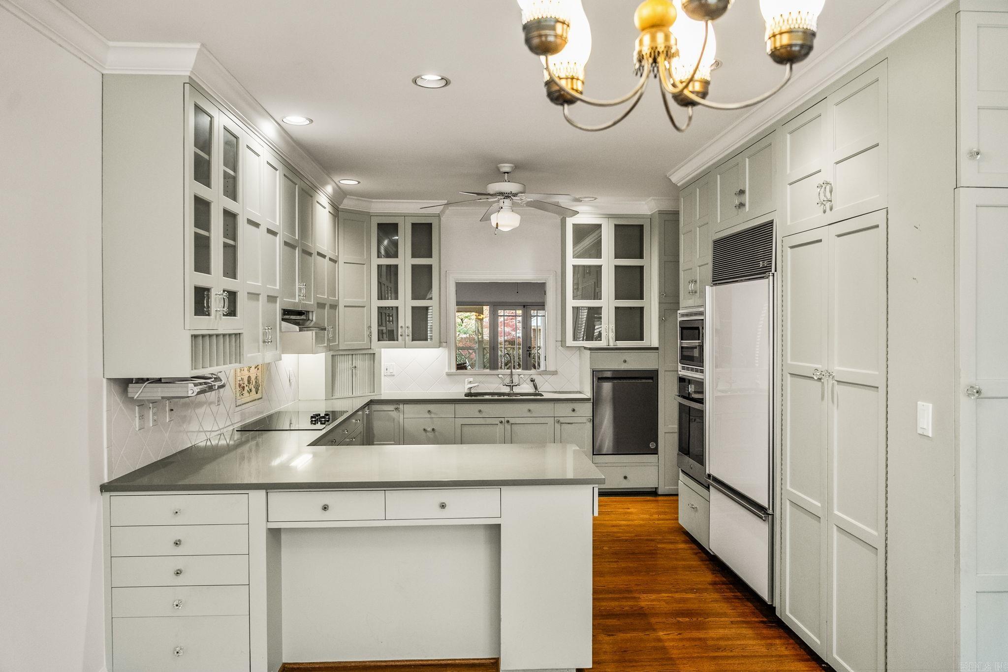 NEWTONS - Residential