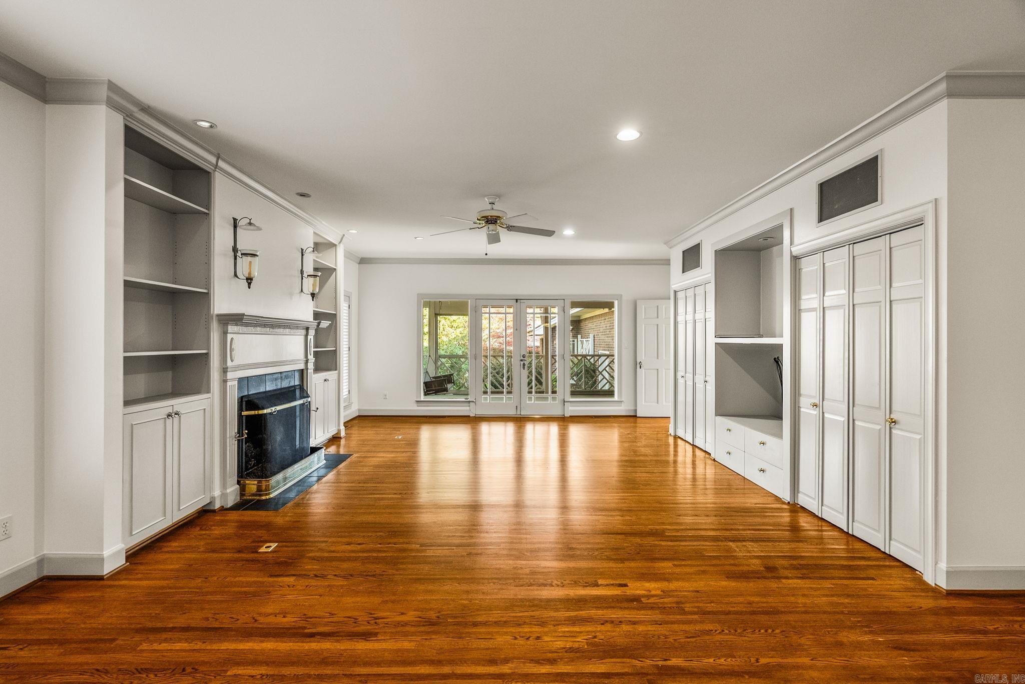 NEWTONS - Residential