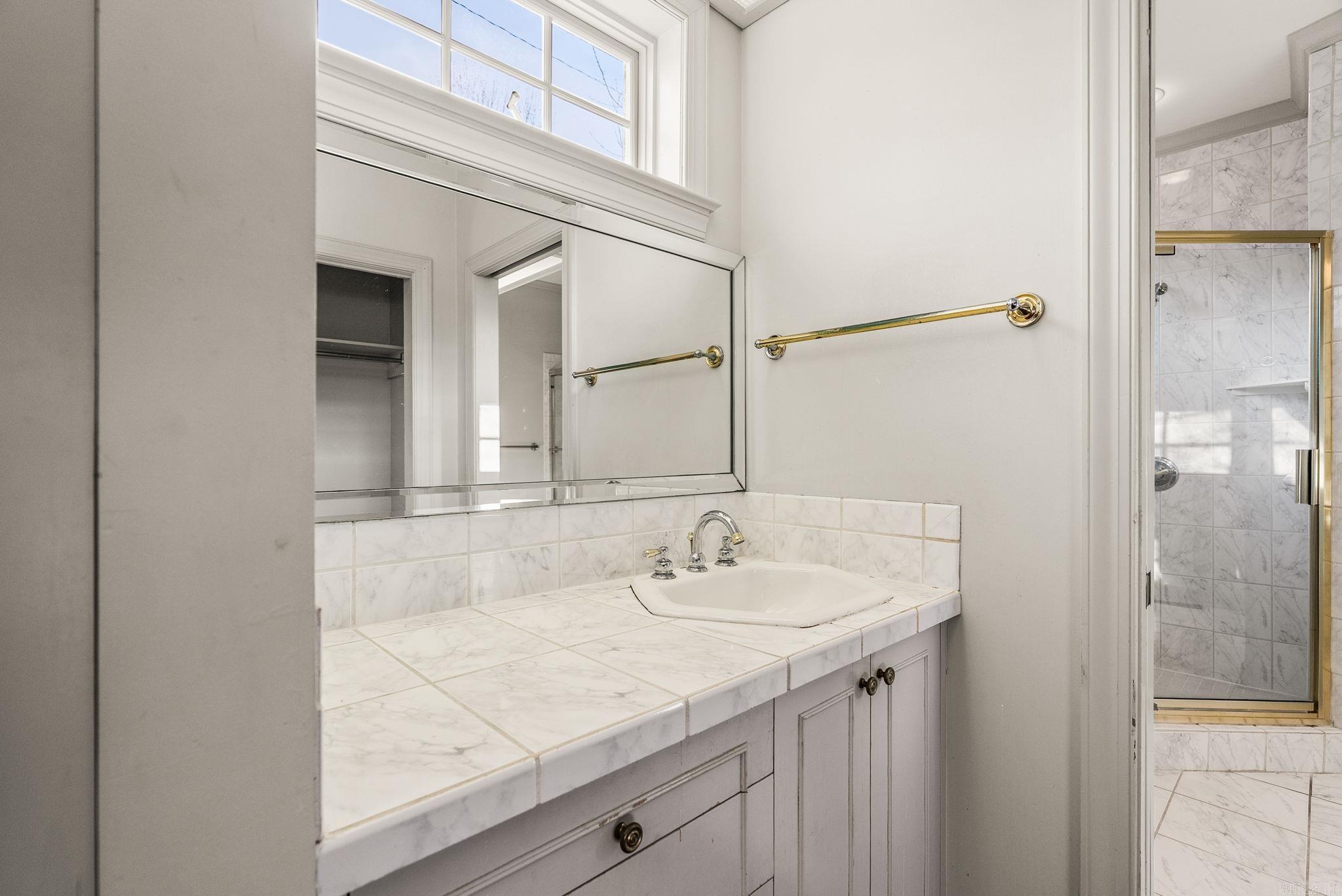 NEWTONS - Residential