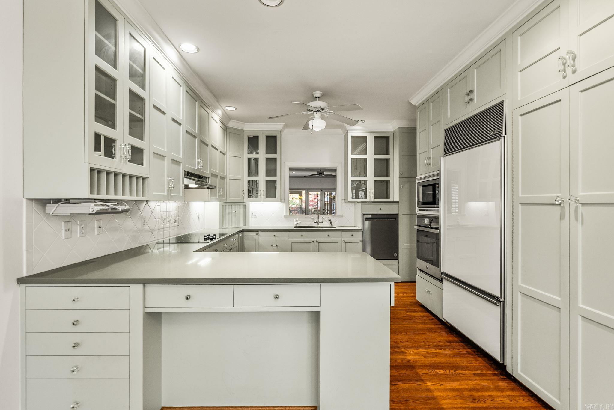 NEWTONS - Residential