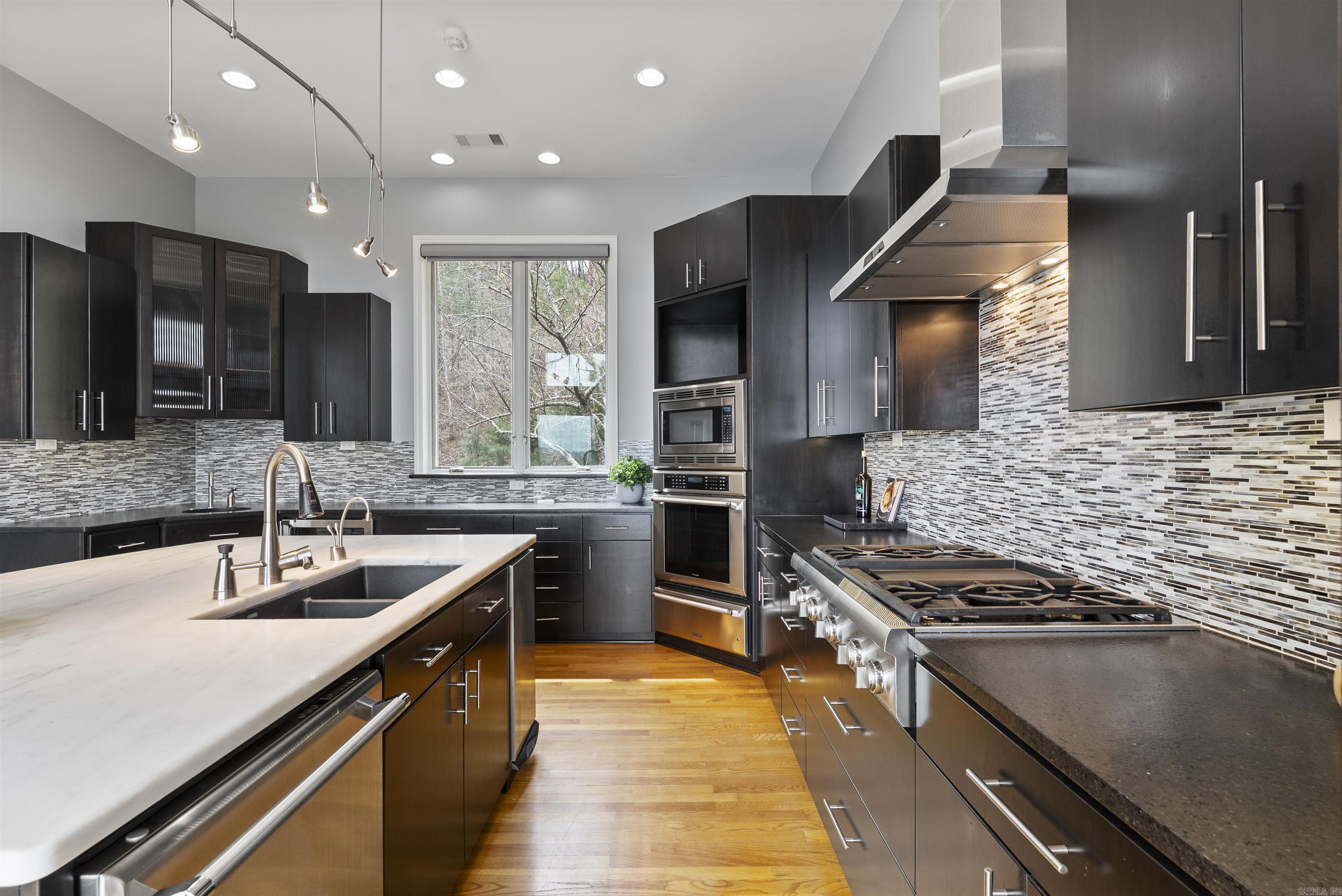 RIVER RIDGE POINTE - Residential