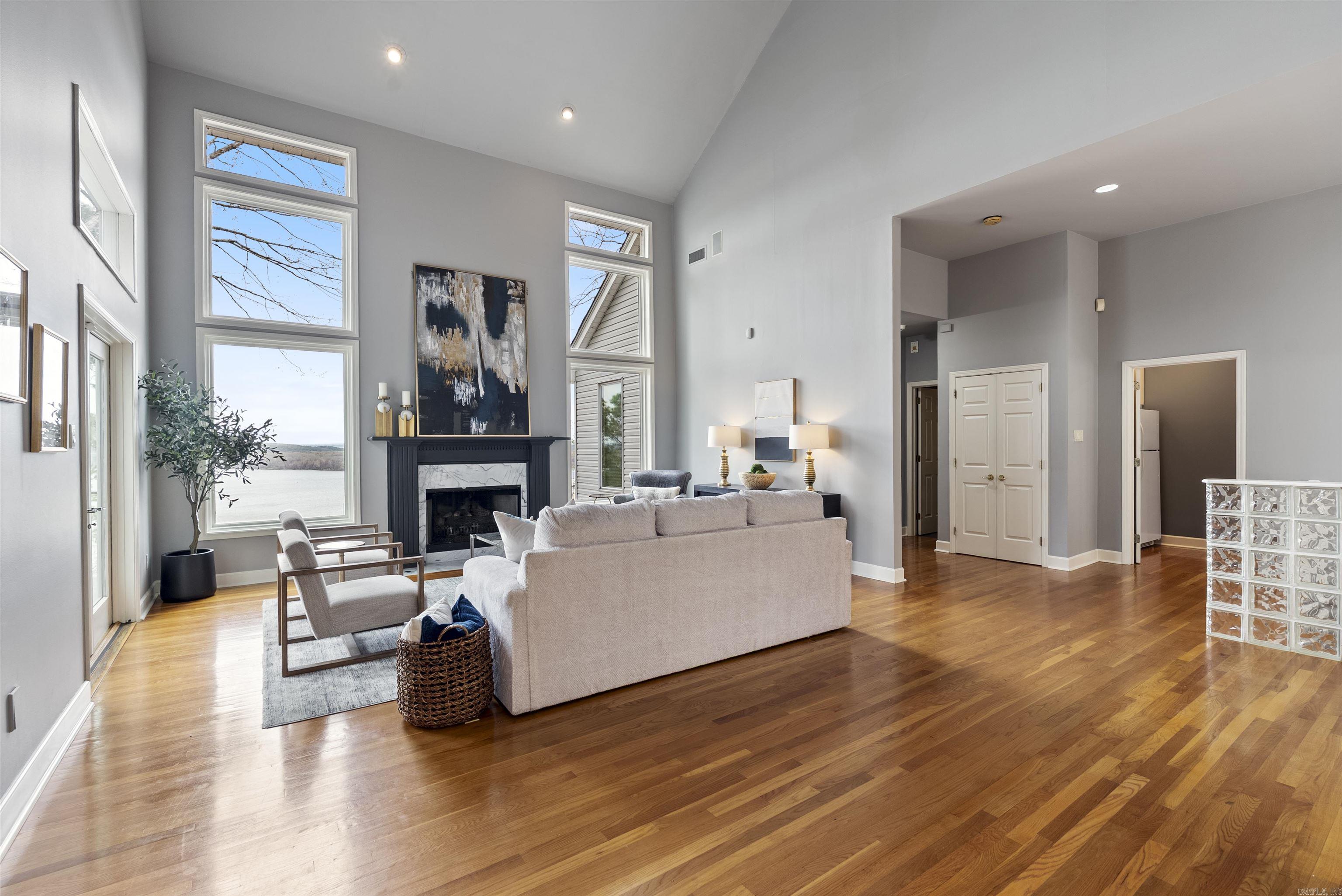 RIVER RIDGE POINTE - Residential