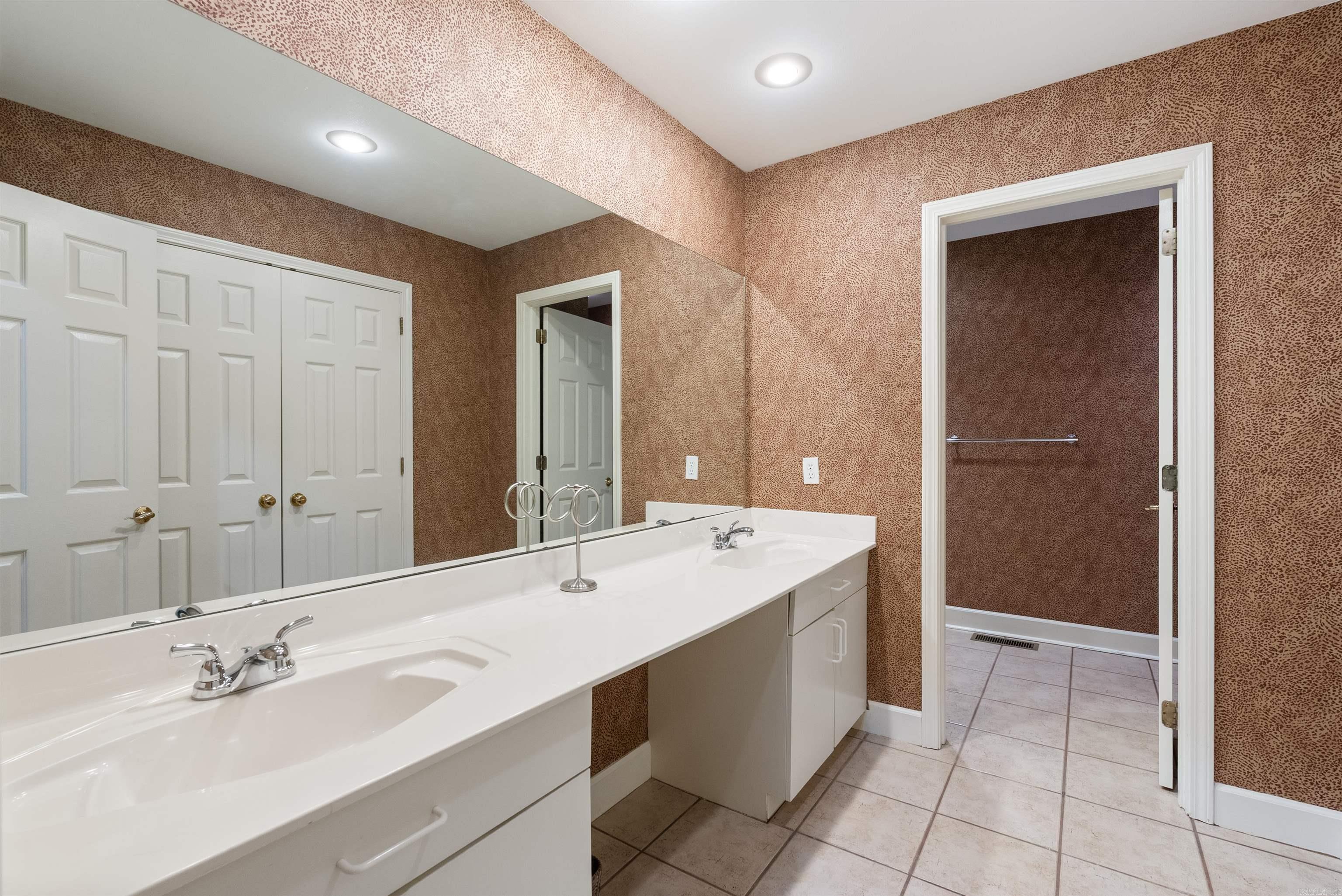 RIVER RIDGE POINTE - Residential