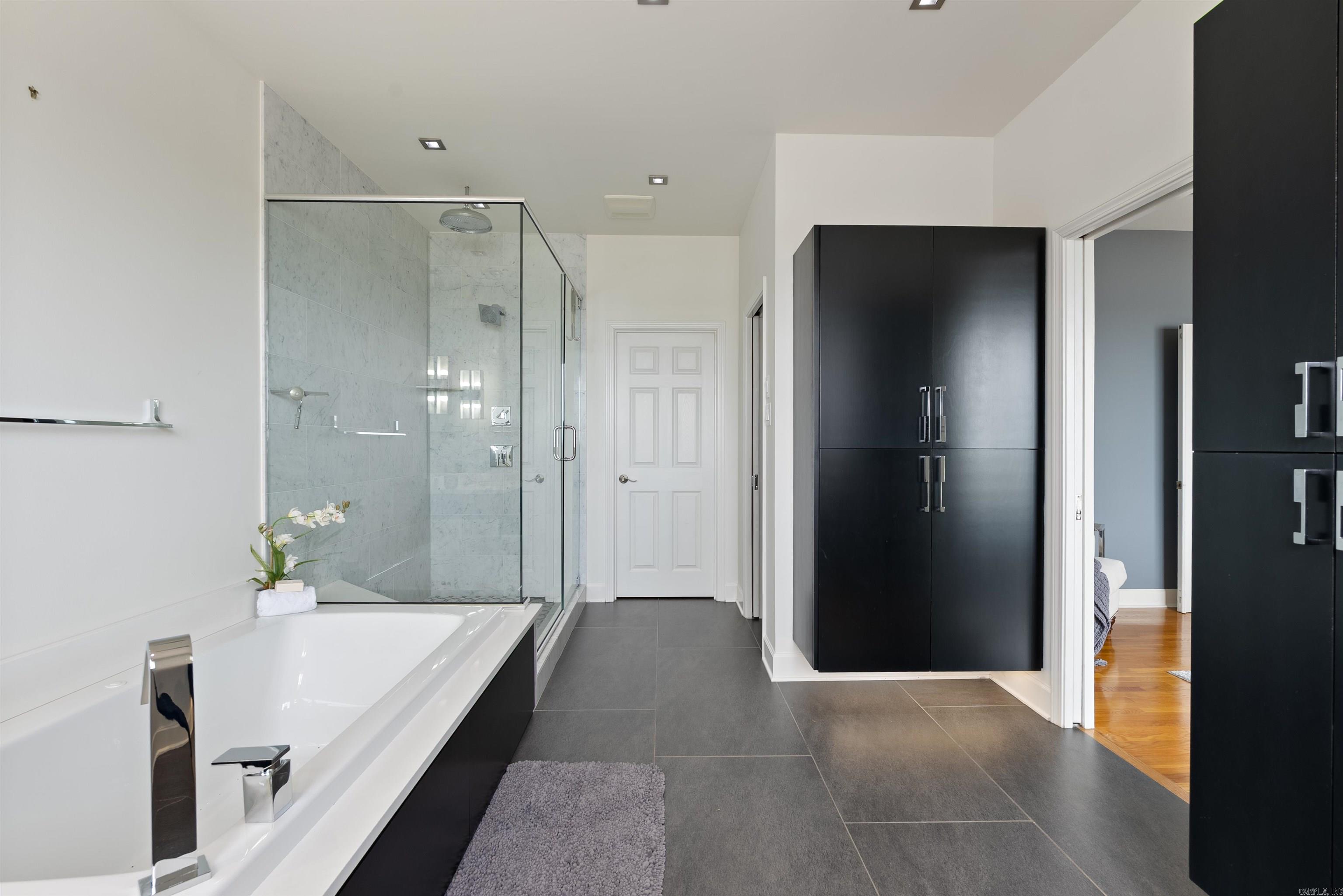 RIVER RIDGE POINTE - Residential