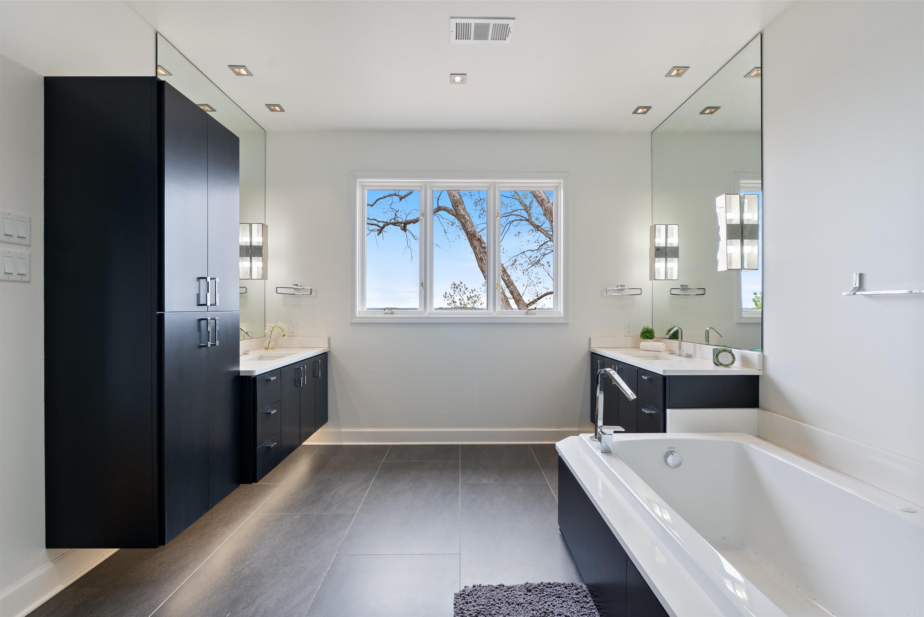 RIVER RIDGE POINTE - Residential