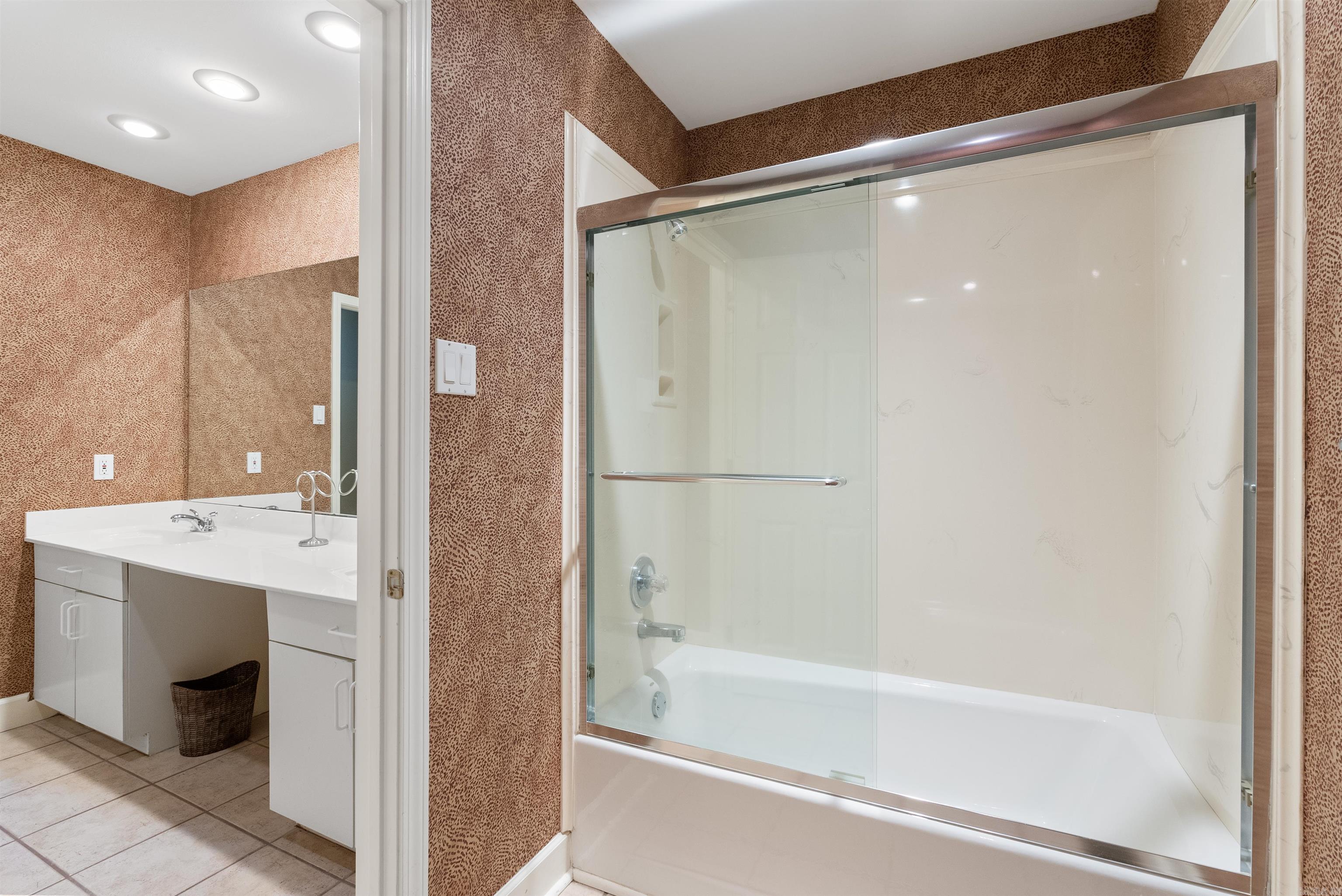 RIVER RIDGE POINTE - Residential