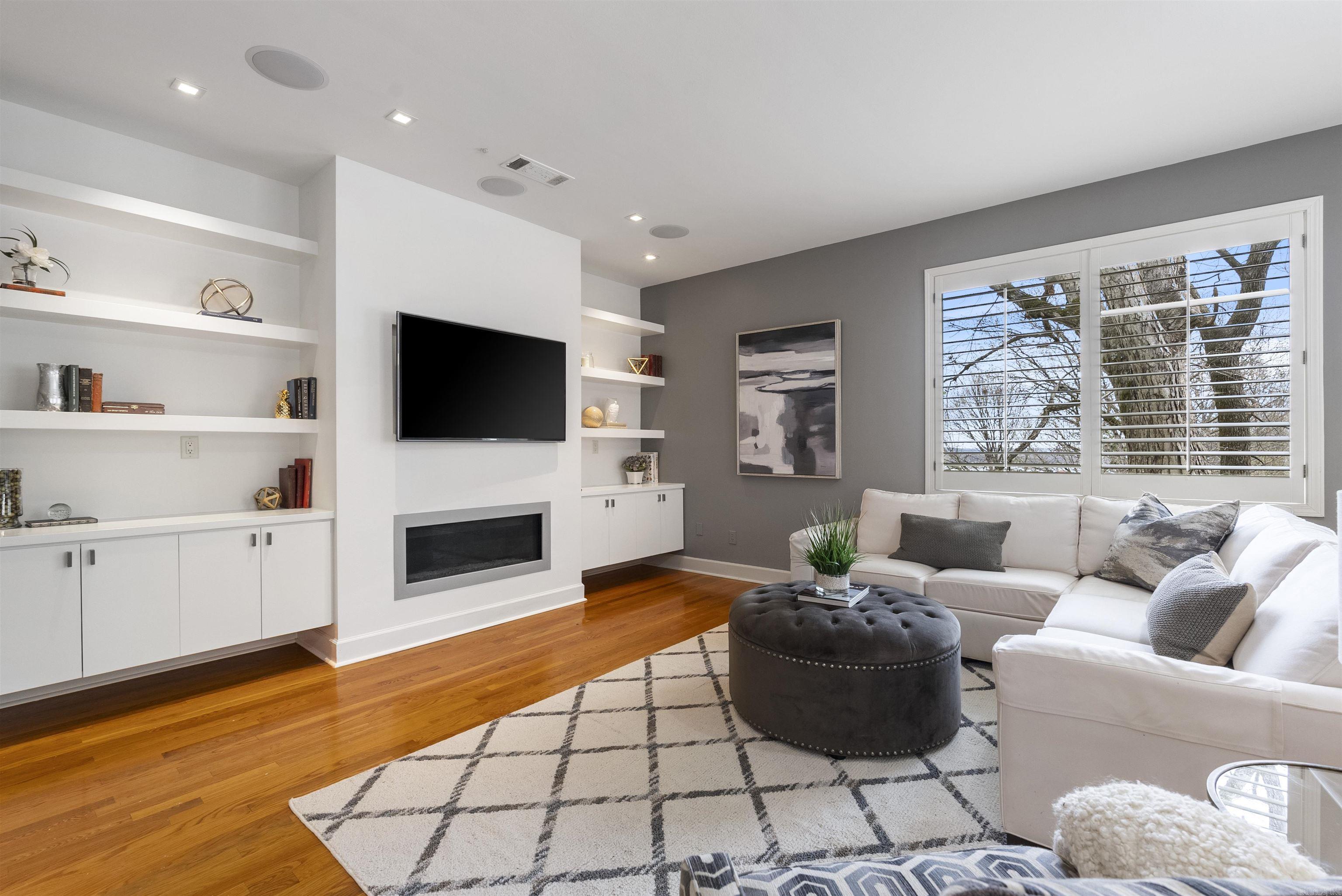 RIVER RIDGE POINTE - Residential