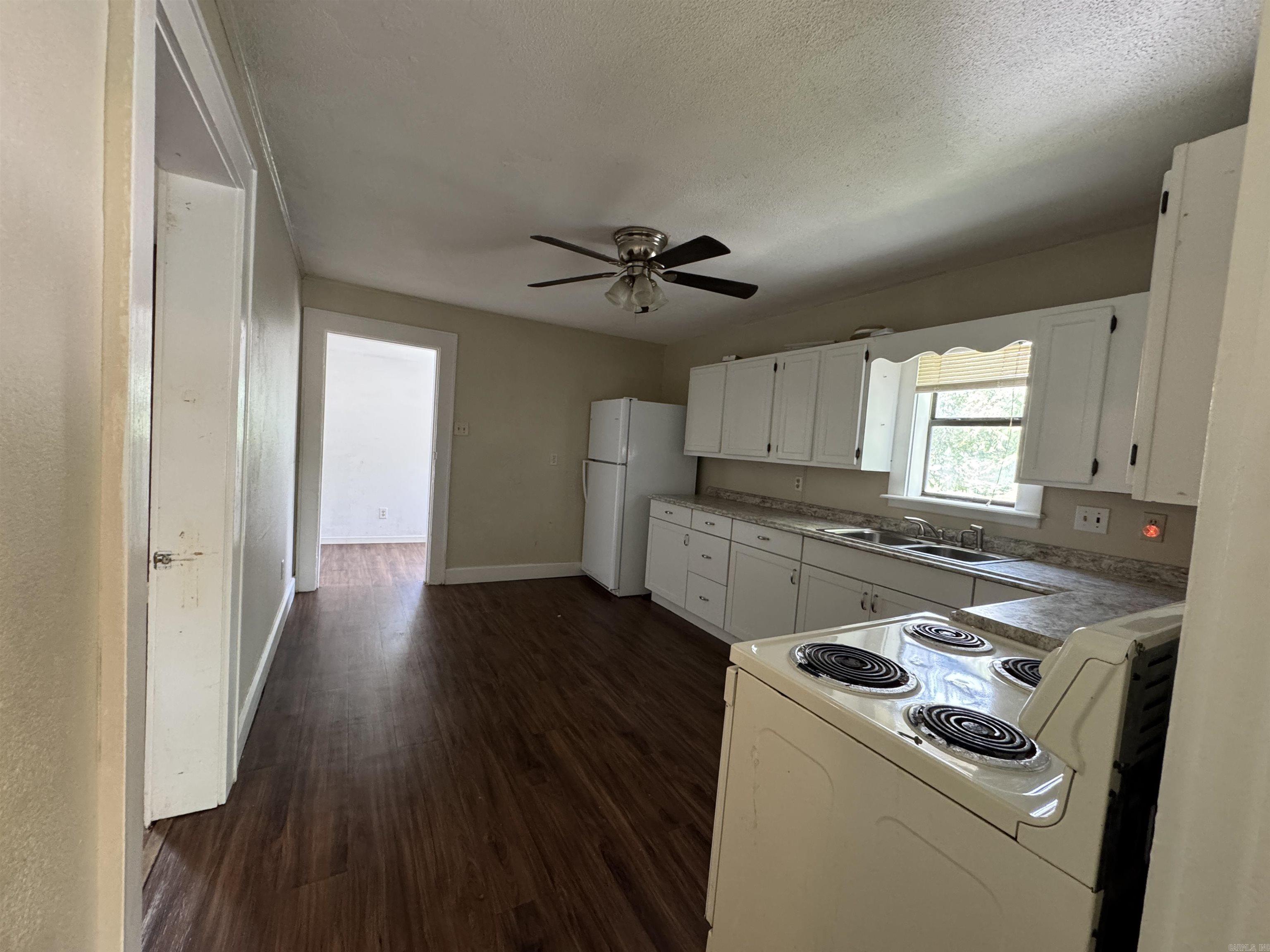 8-3S-19W Unplatted Hot S - Residential Income