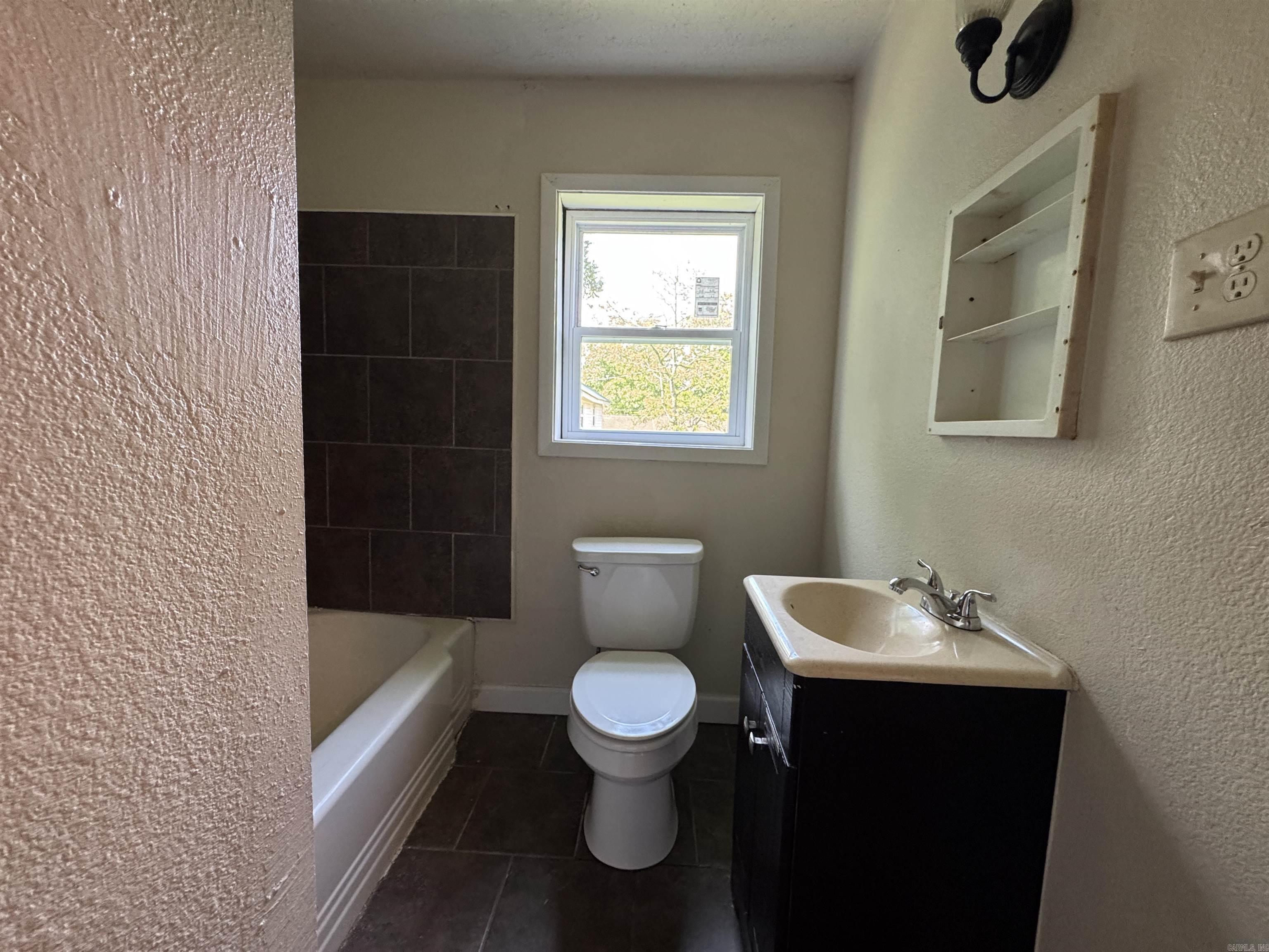 8-3S-19W Unplatted Hot S - Residential Income