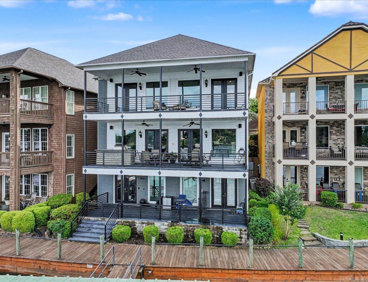 Paradise Lake Village Townhomes - Residential