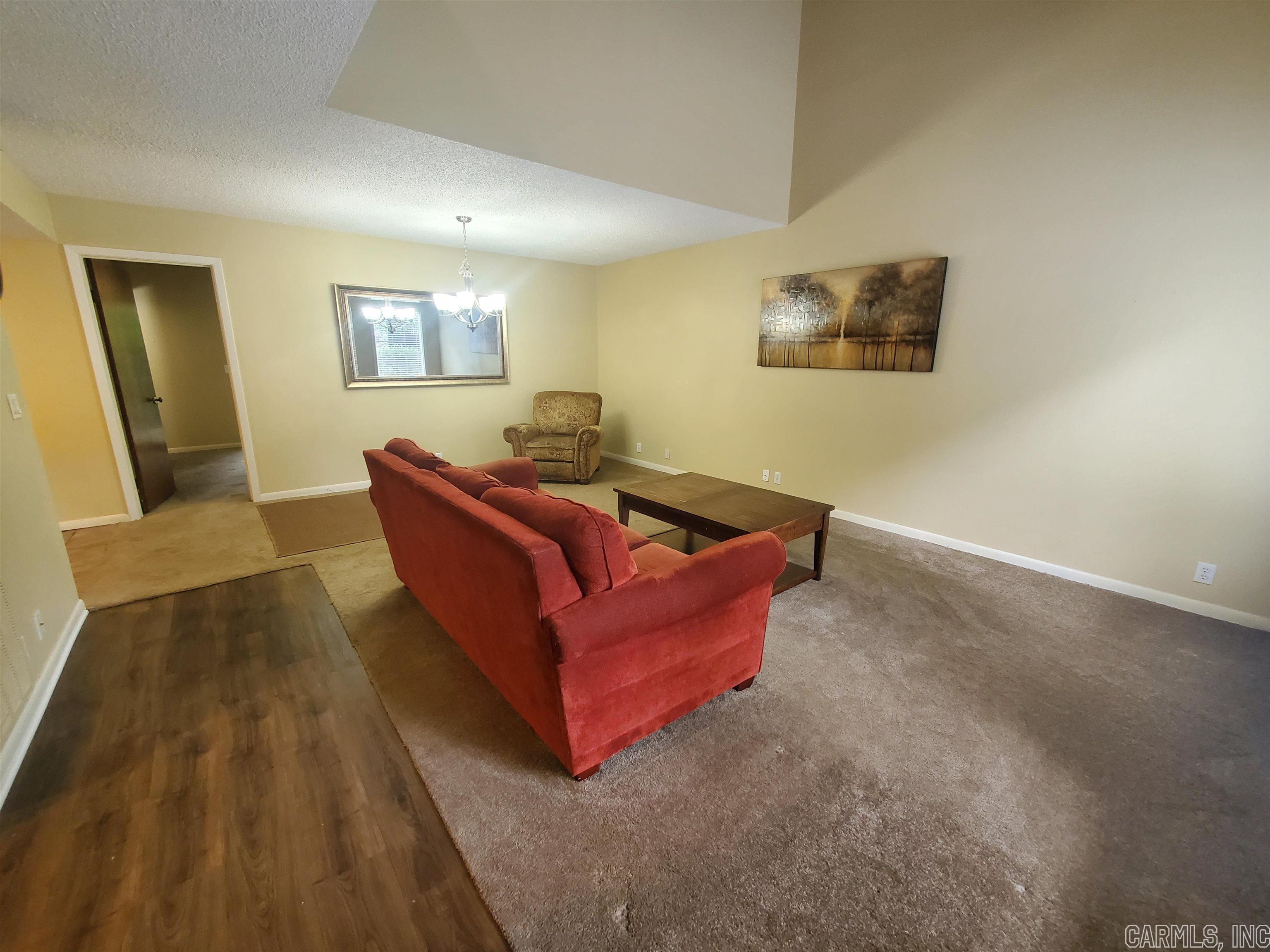 VALENCIA COURTS - Residential