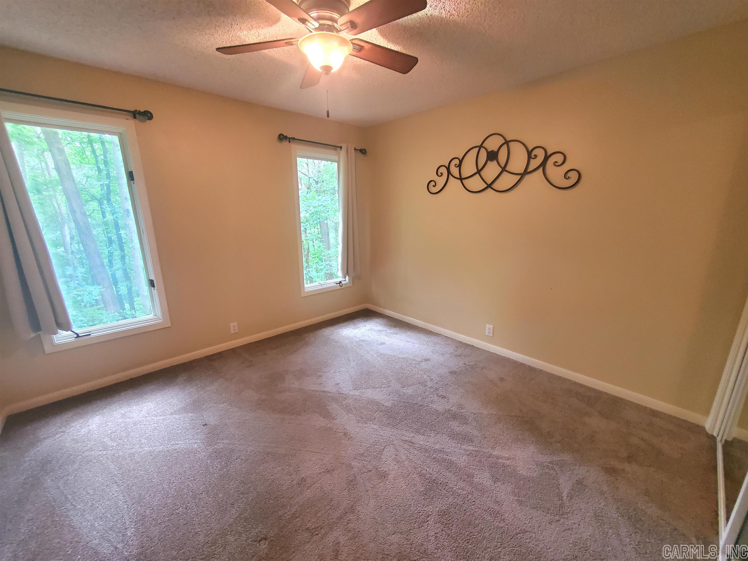 VALENCIA COURTS - Residential