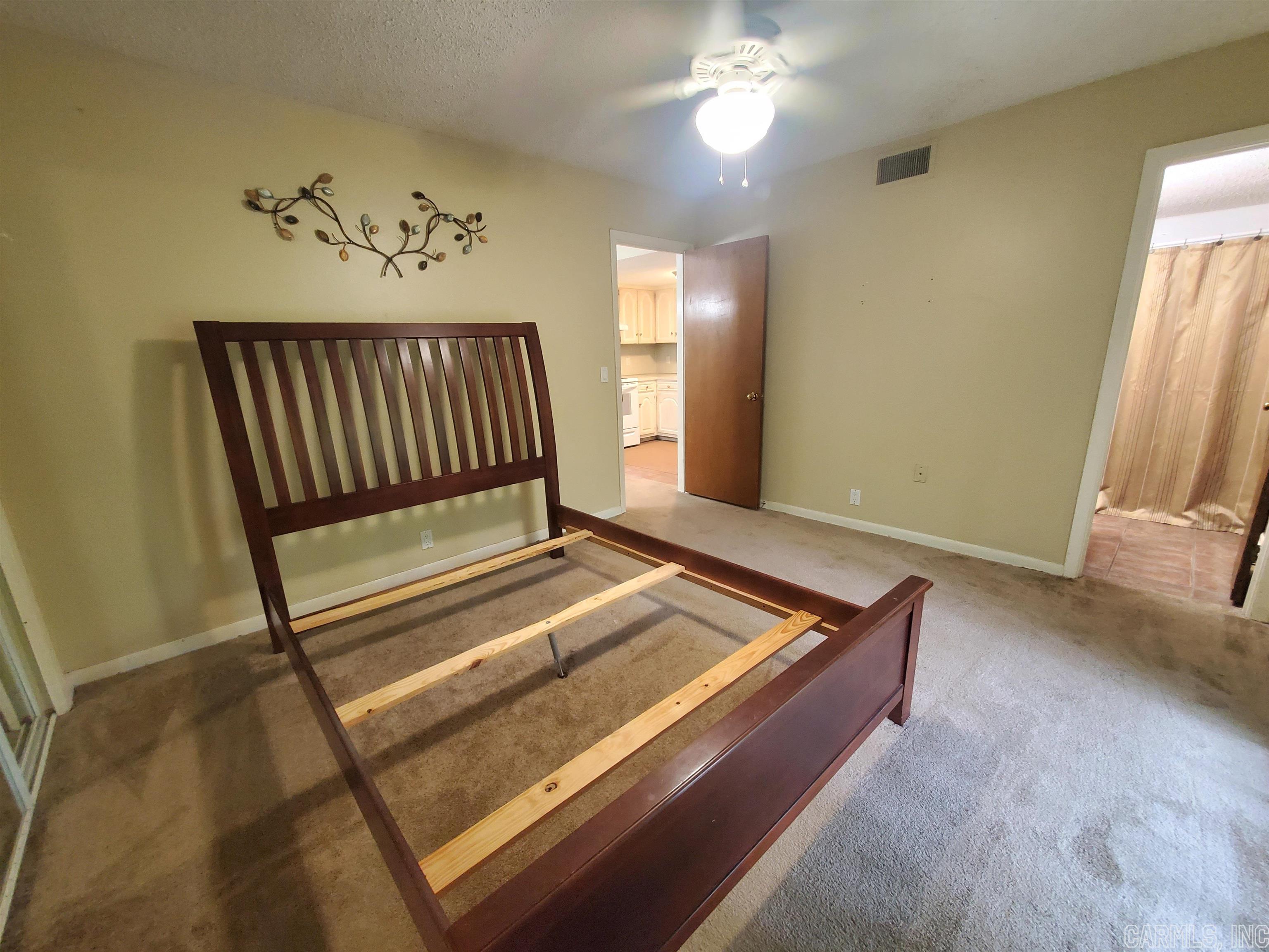 VALENCIA COURTS - Residential