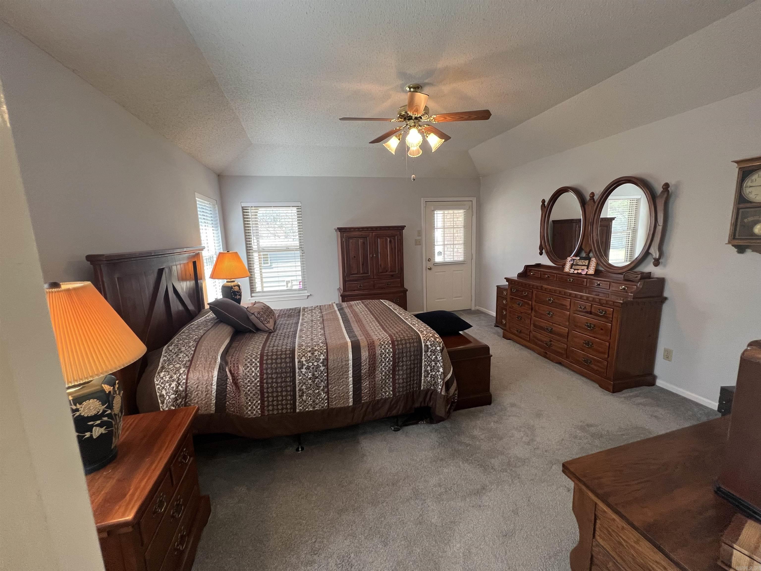 FAIR OAKS - Residential