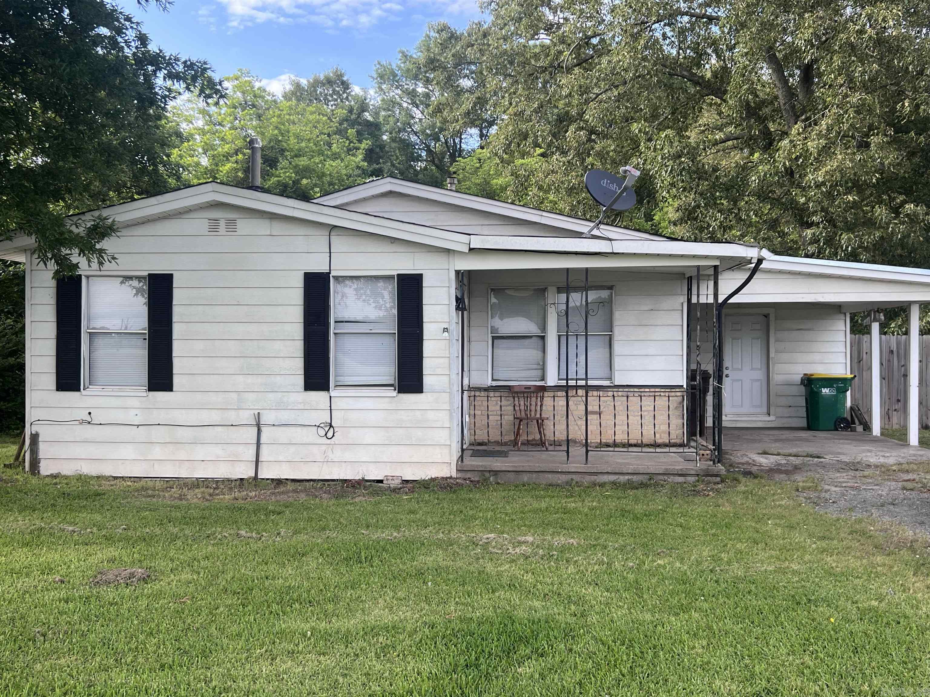 Attention investors! This one is a steal! Very solid home on 1.5 acres in need of minor TLC. Roof, HVAC, and water heater replaced less than two years ago. Home sold as-is. No disclosure available.