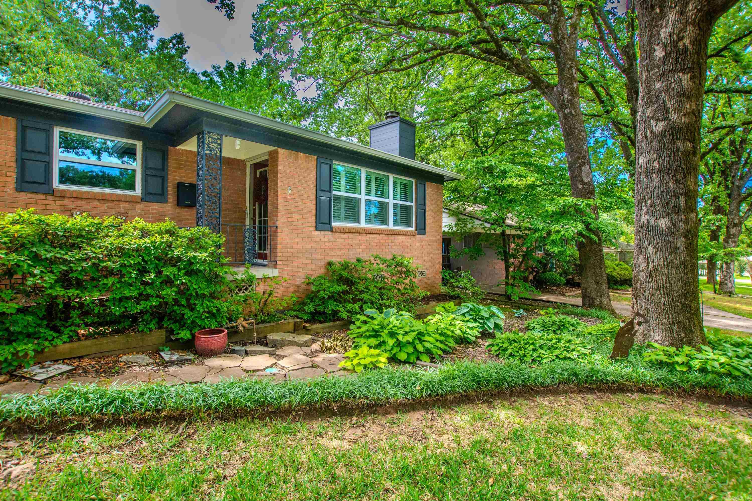 BRIARWOOD - Residential