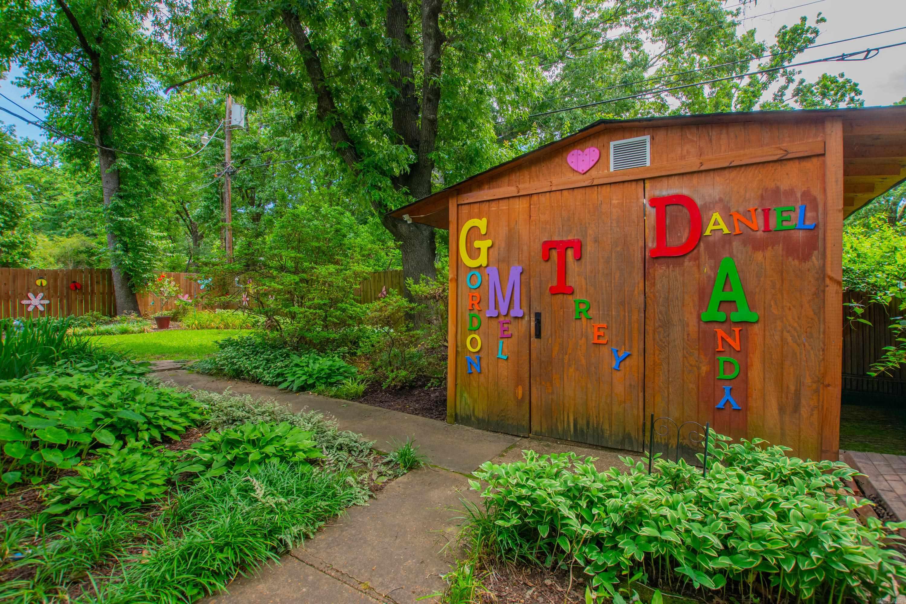 BRIARWOOD - Residential
