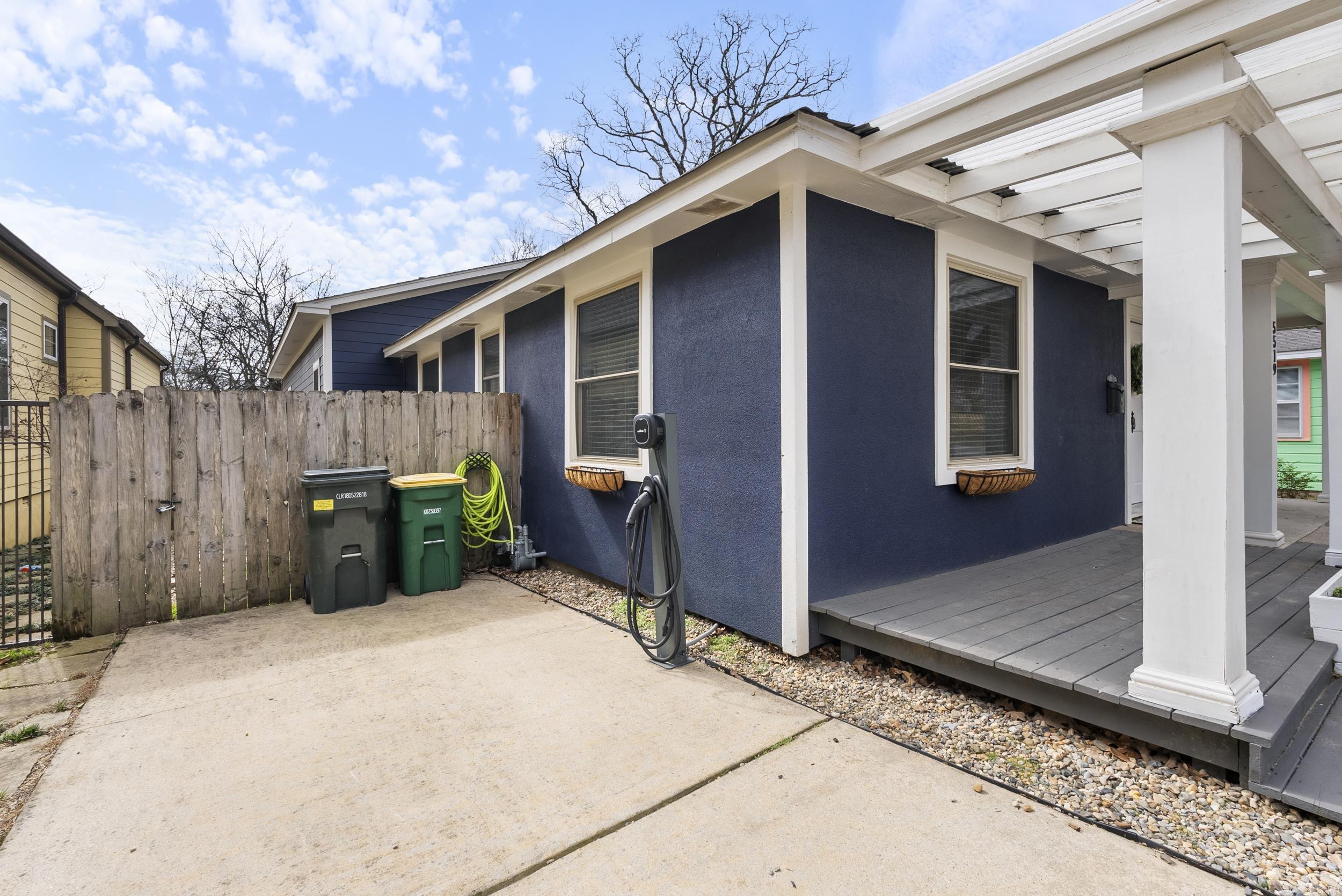 LINCOLN PARK - Residential