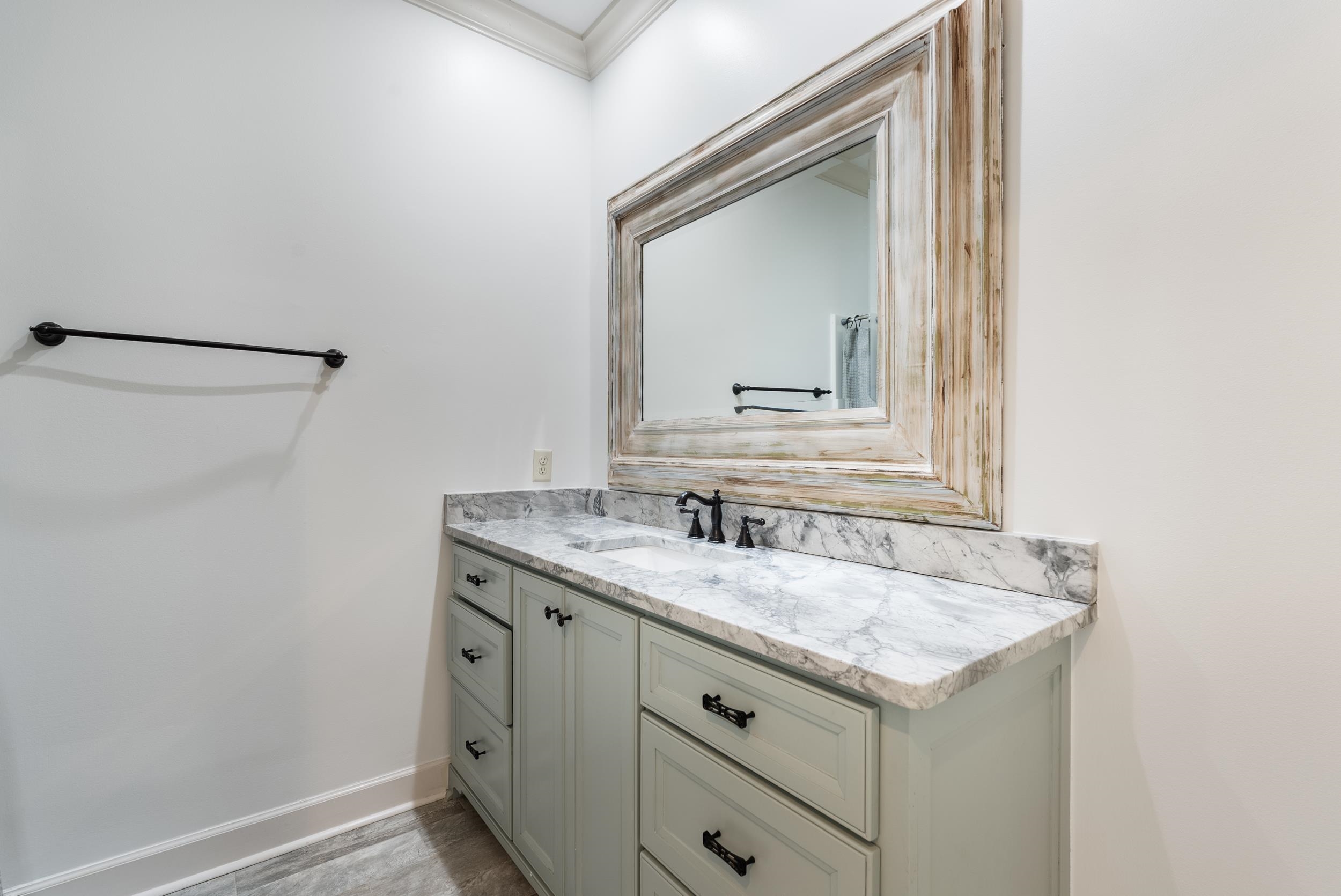 LINCOLN PARK - Residential