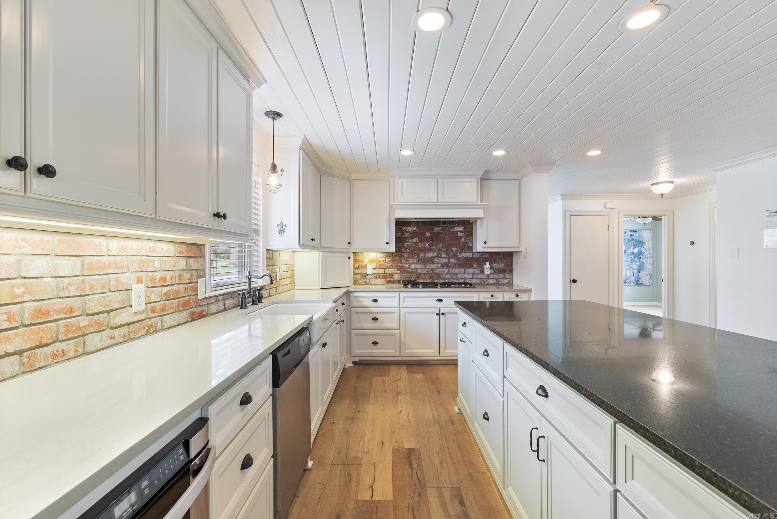 LINCOLN PARK - Residential