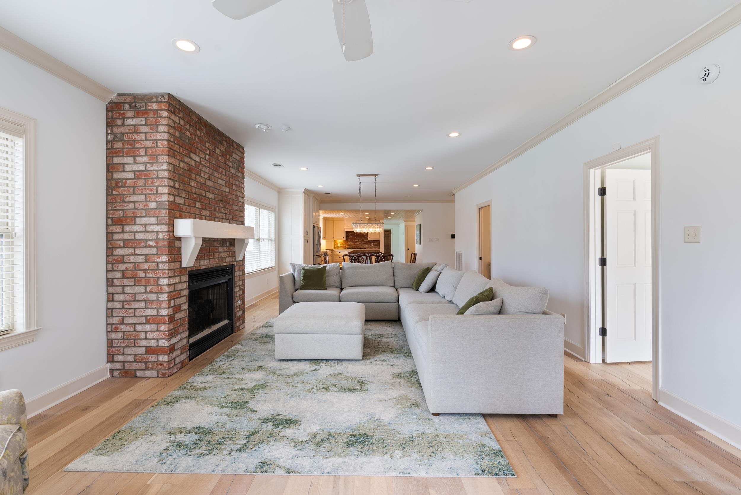 LINCOLN PARK - Residential