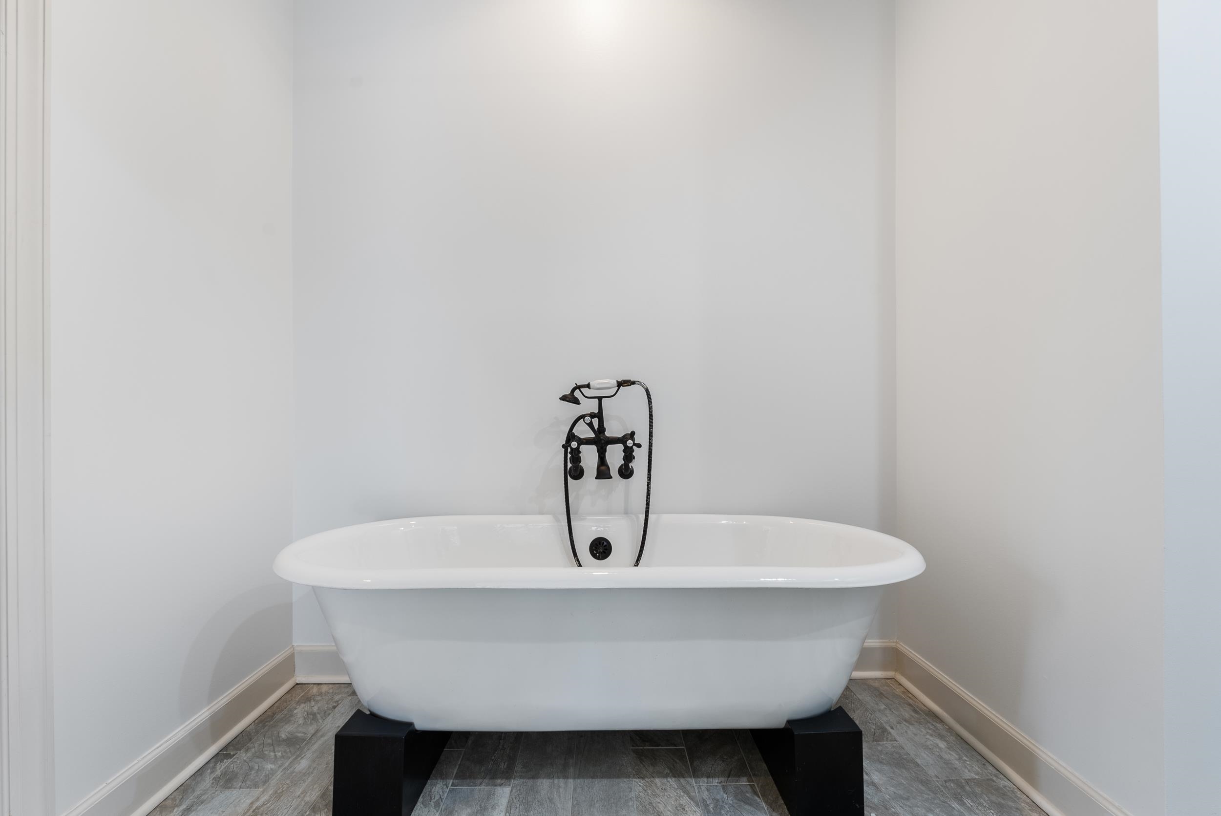 LINCOLN PARK - Residential